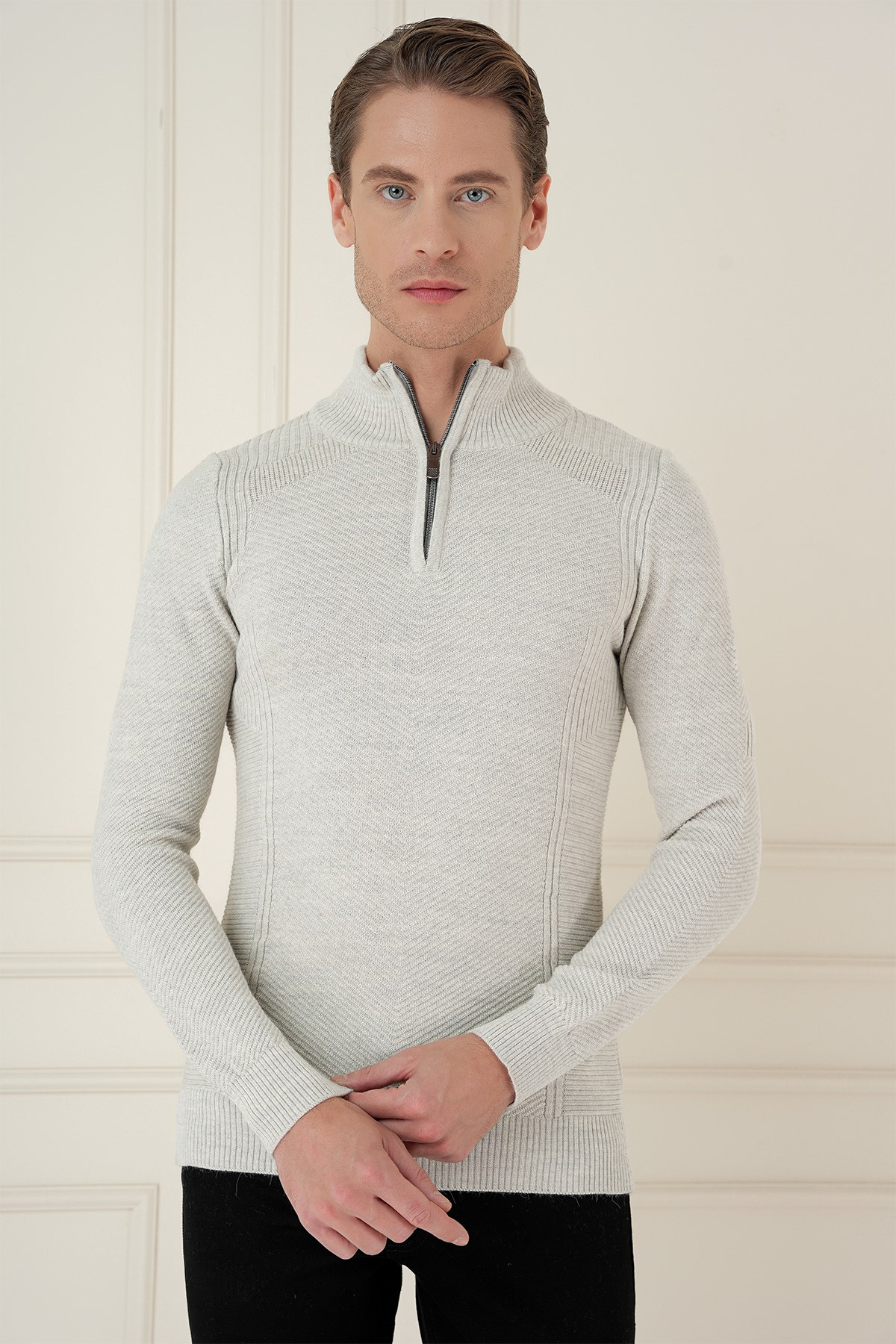 Slim Fit Dokuma Desenli Fermuarlı Yarım Balıkçı Yünlü Gri Triko Kazak TR 893