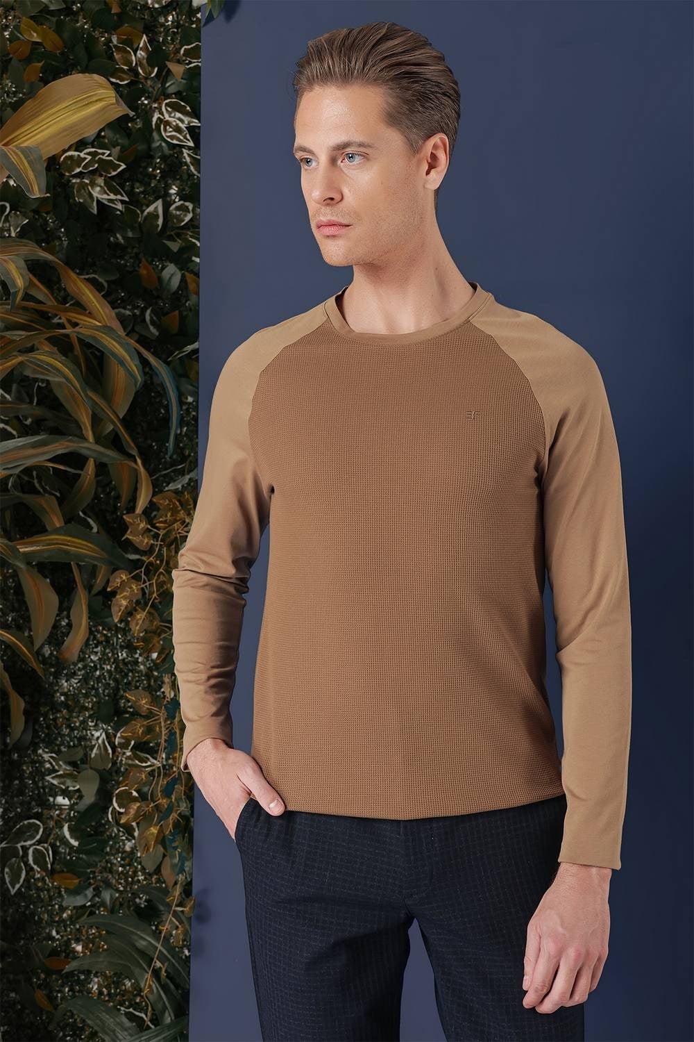Slim Fit Esnek Pamuklu Doku Desenli Uzun Kollu Cappucino Tişört TS 872