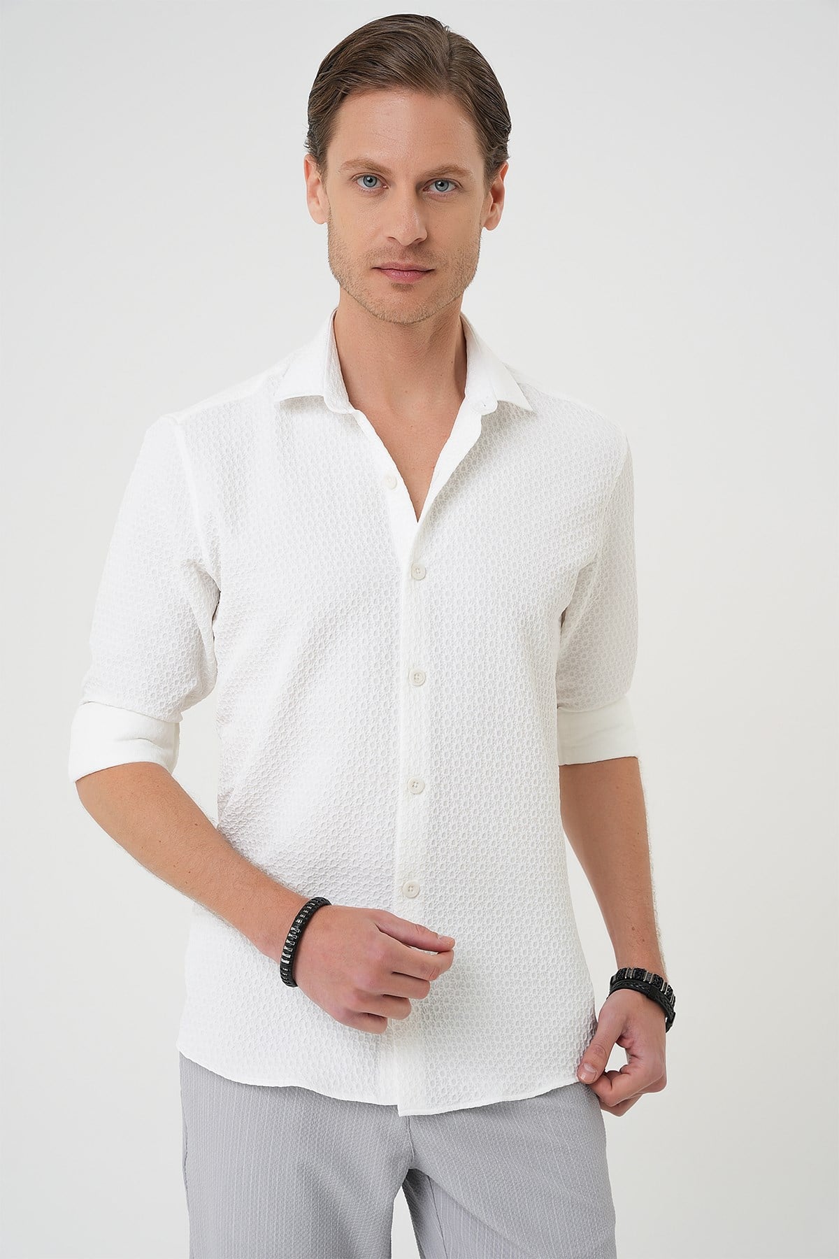 Slim Fit Gofre Kumaş Desenli Uzun Kol Beyaz Gömlek  G 1592