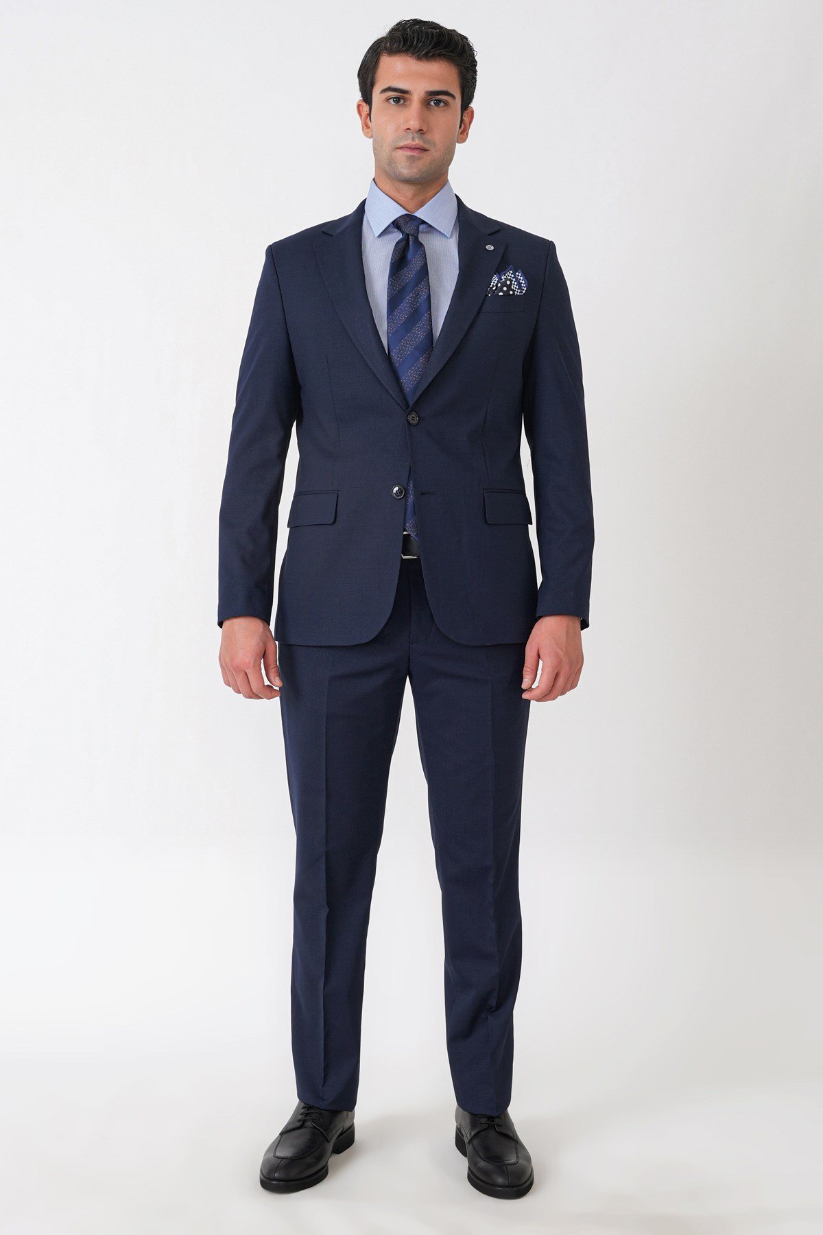 Slim Fit Mono Yaka Çift Yırtmaç Esnek Yünlü Lacivert Takım Elbise TK 947
