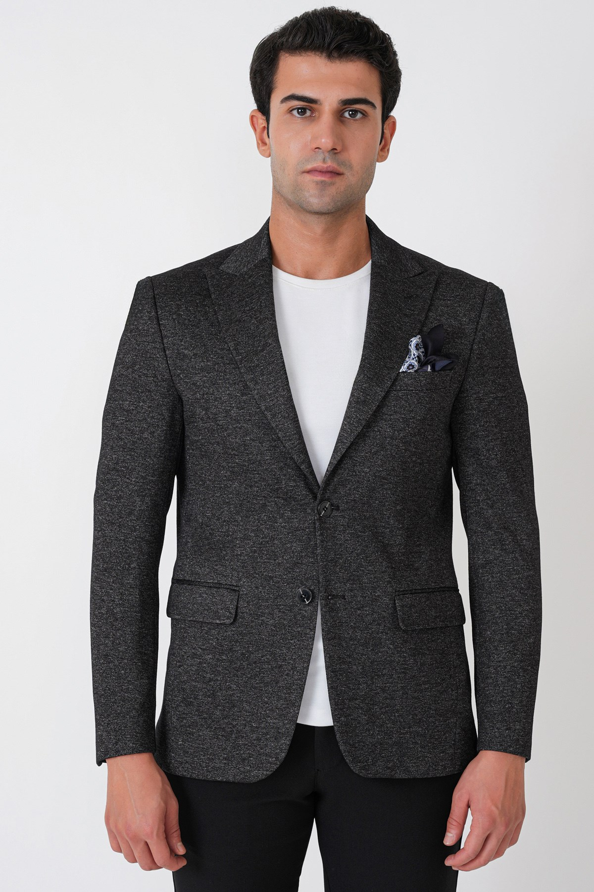 Slim Fit Sivri Yaka Çift Yırtmaçlı Esnek Yünlü Siyah Ceket C 746