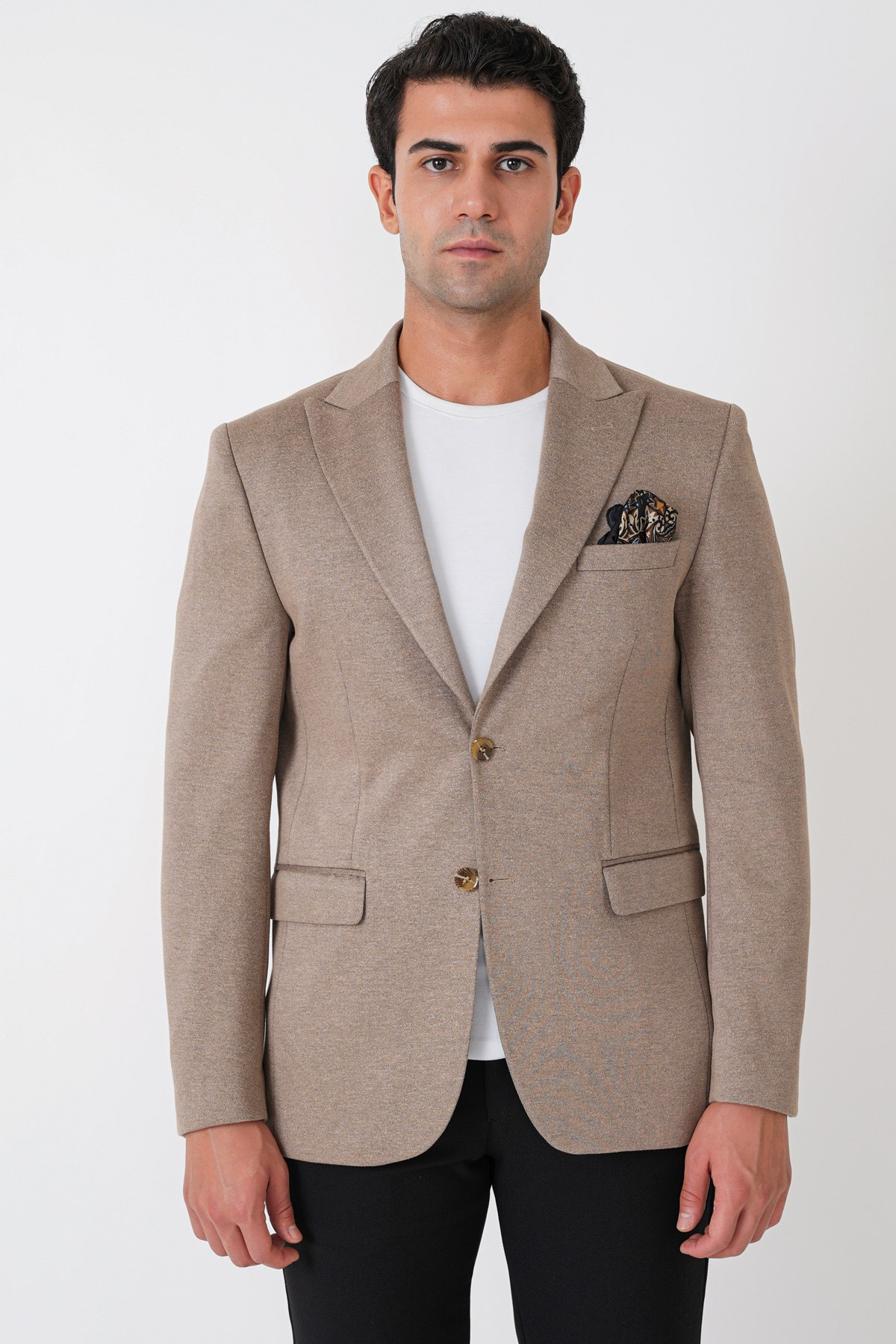 Slim Fit Sivri Yaka Çift Yırtmaçlı Esnek Yünlü Bej Ceket C 746