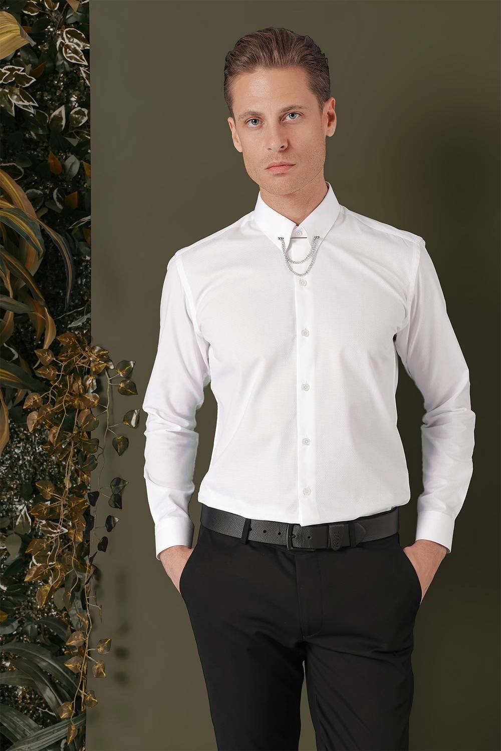 Slim Fit Yaka Zincirli %100 Pamuk Düz Beyaz Gömlek GK 707