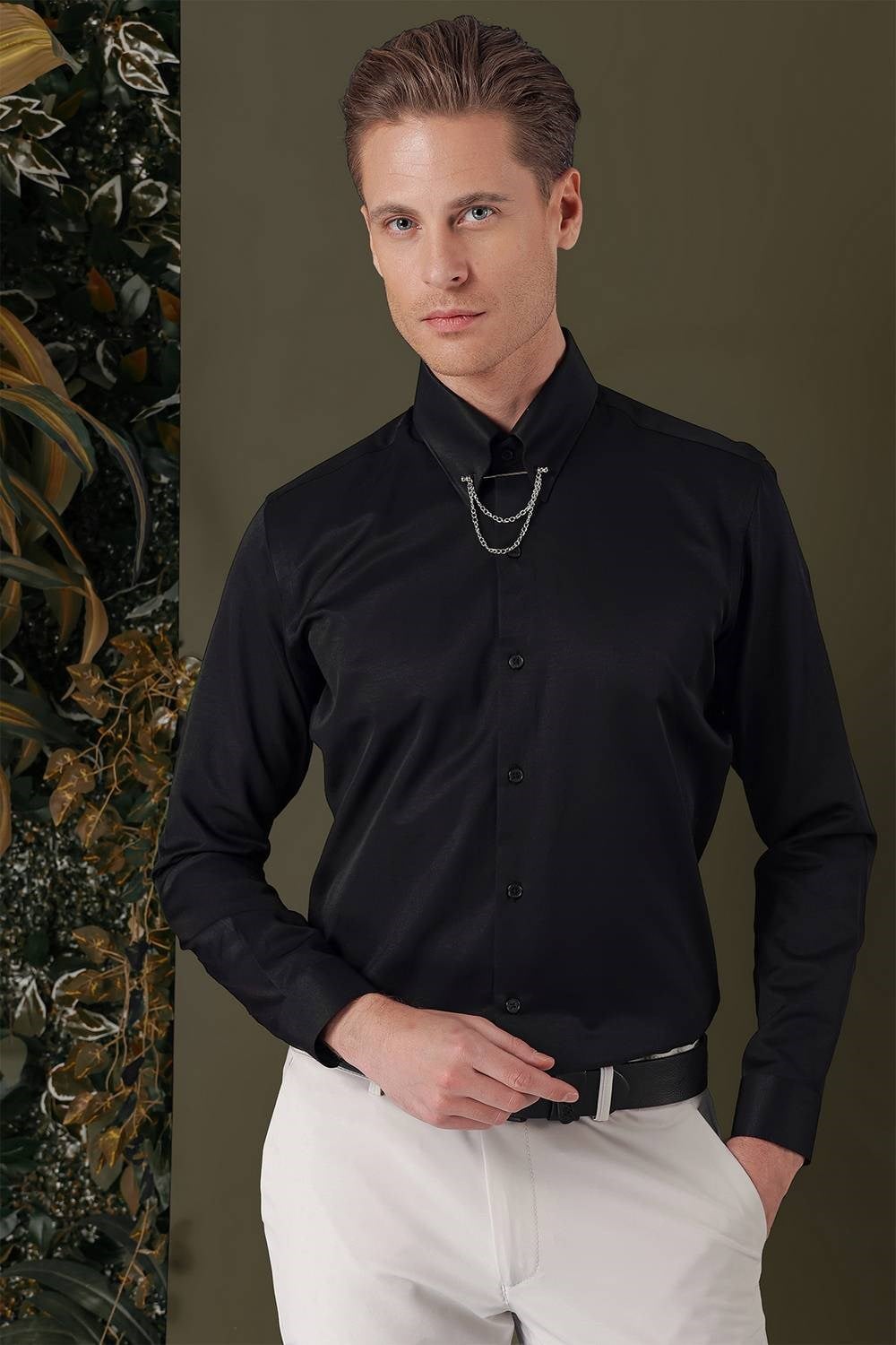 Slim Fit Yaka Zincirli Pamuklu Düz Siyah Gömlek GK 710