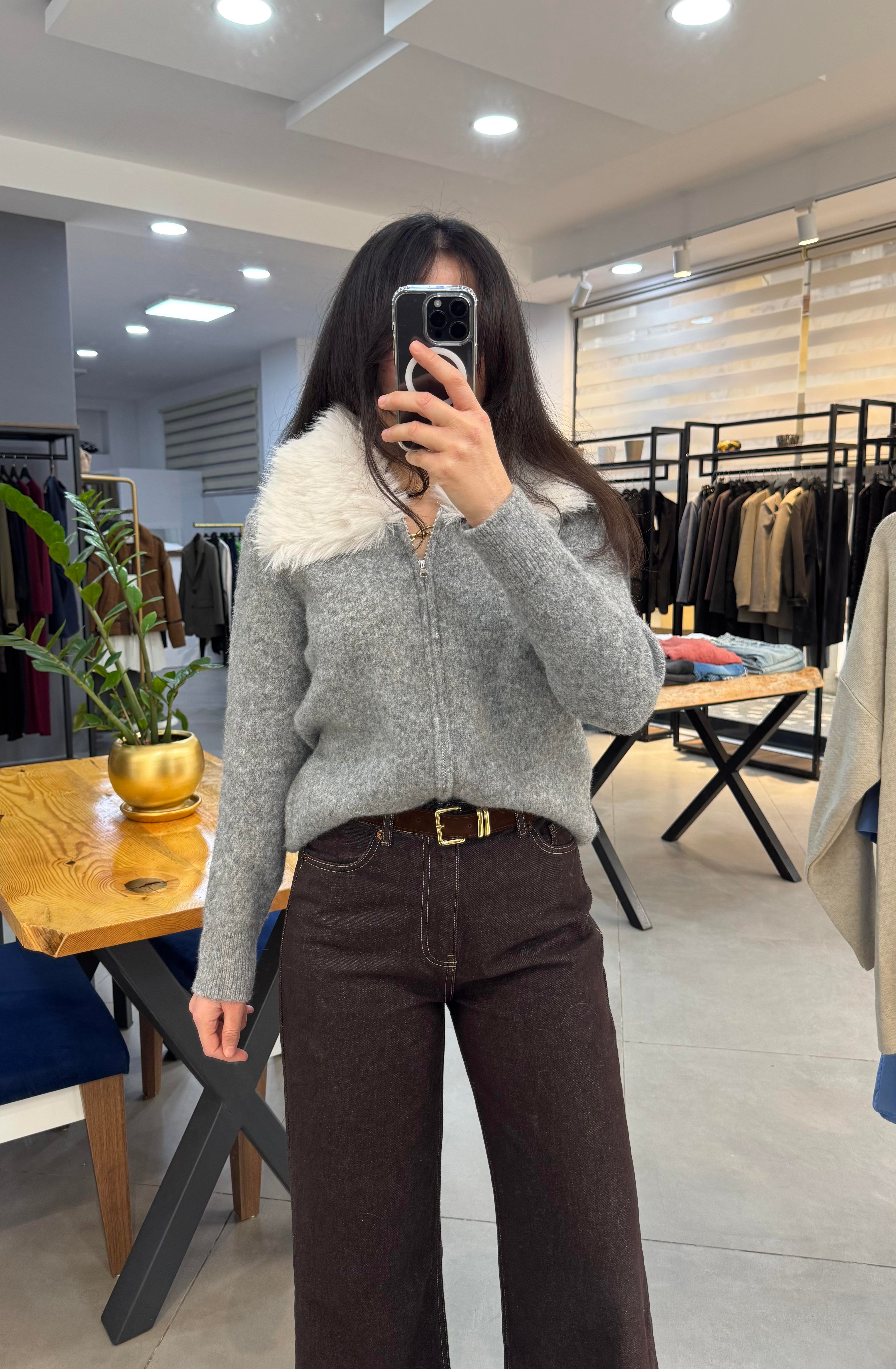 Çıkarılabilir Peluş Yaka Çift Yönlü Femuarlı Gri Hırka