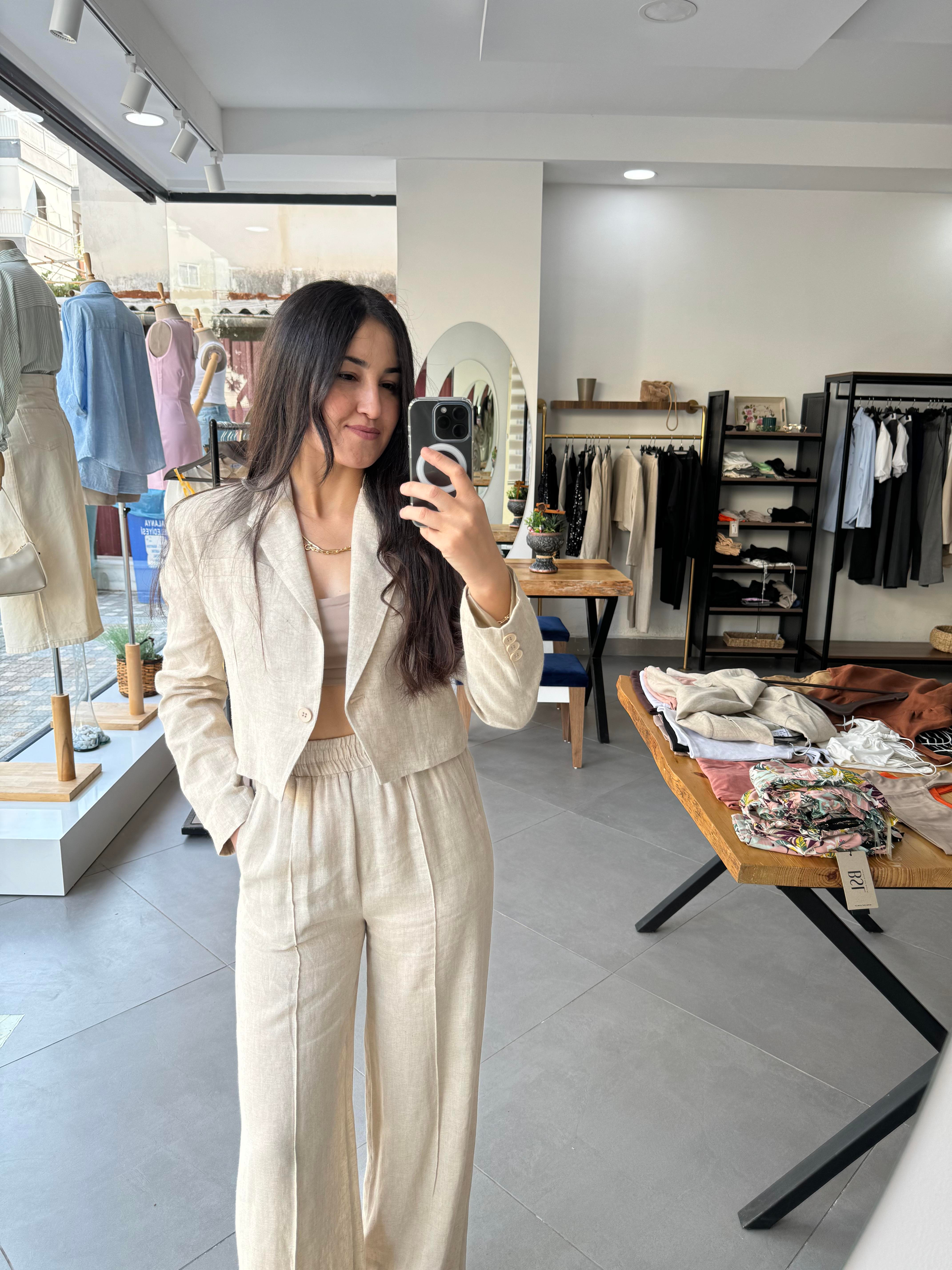 Kısa Astarlı Bej Blazer Keten Ceket