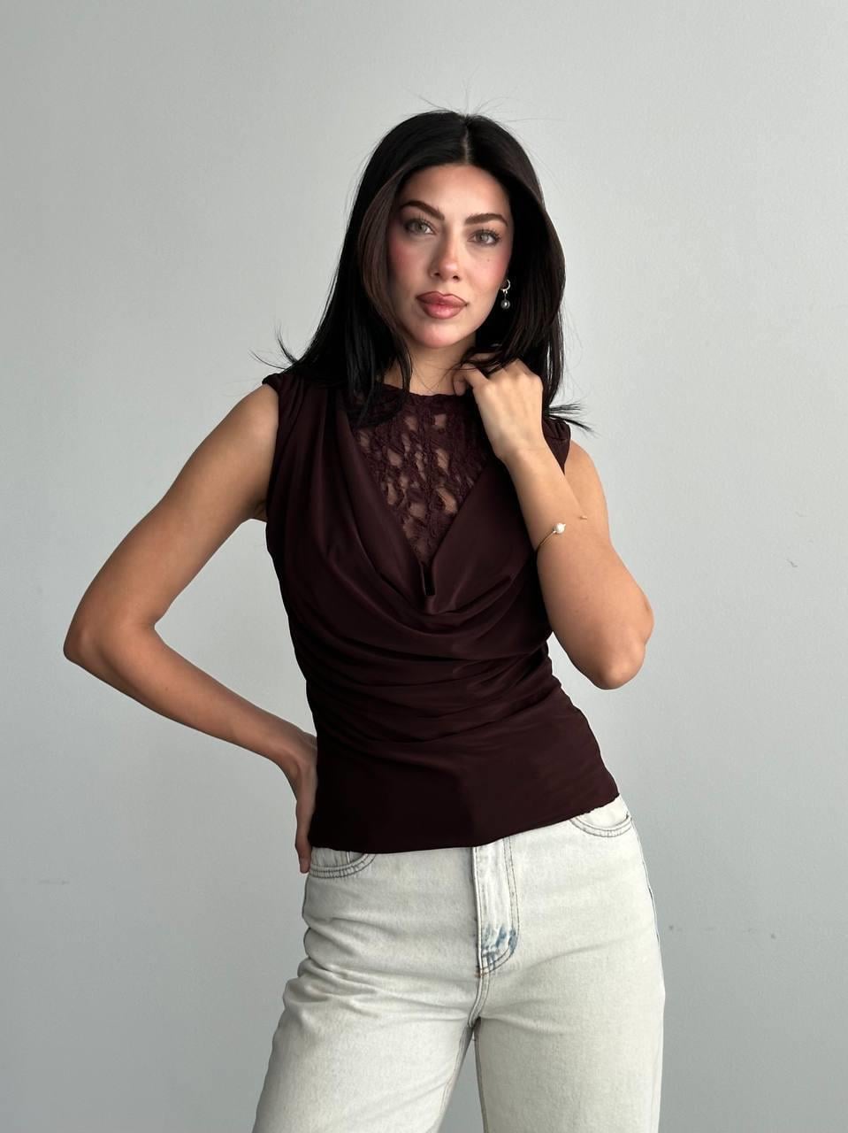 Dantelli Drape Yaka Sıfır Kol Bluz KAHVE