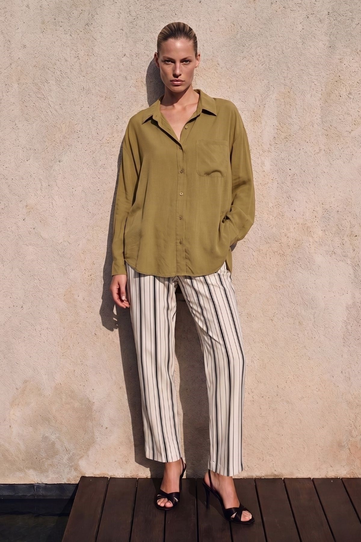 Modal Kumaş Açık Yaka Oversize Gömlek OLIVE