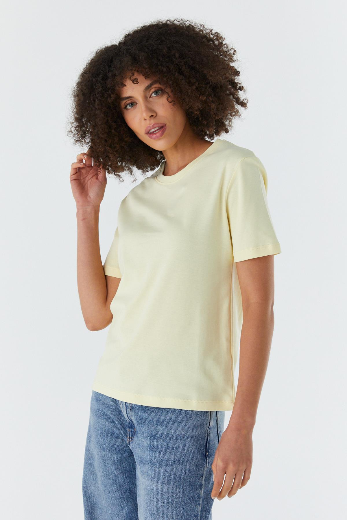 Regular Basic T-shirt SARI