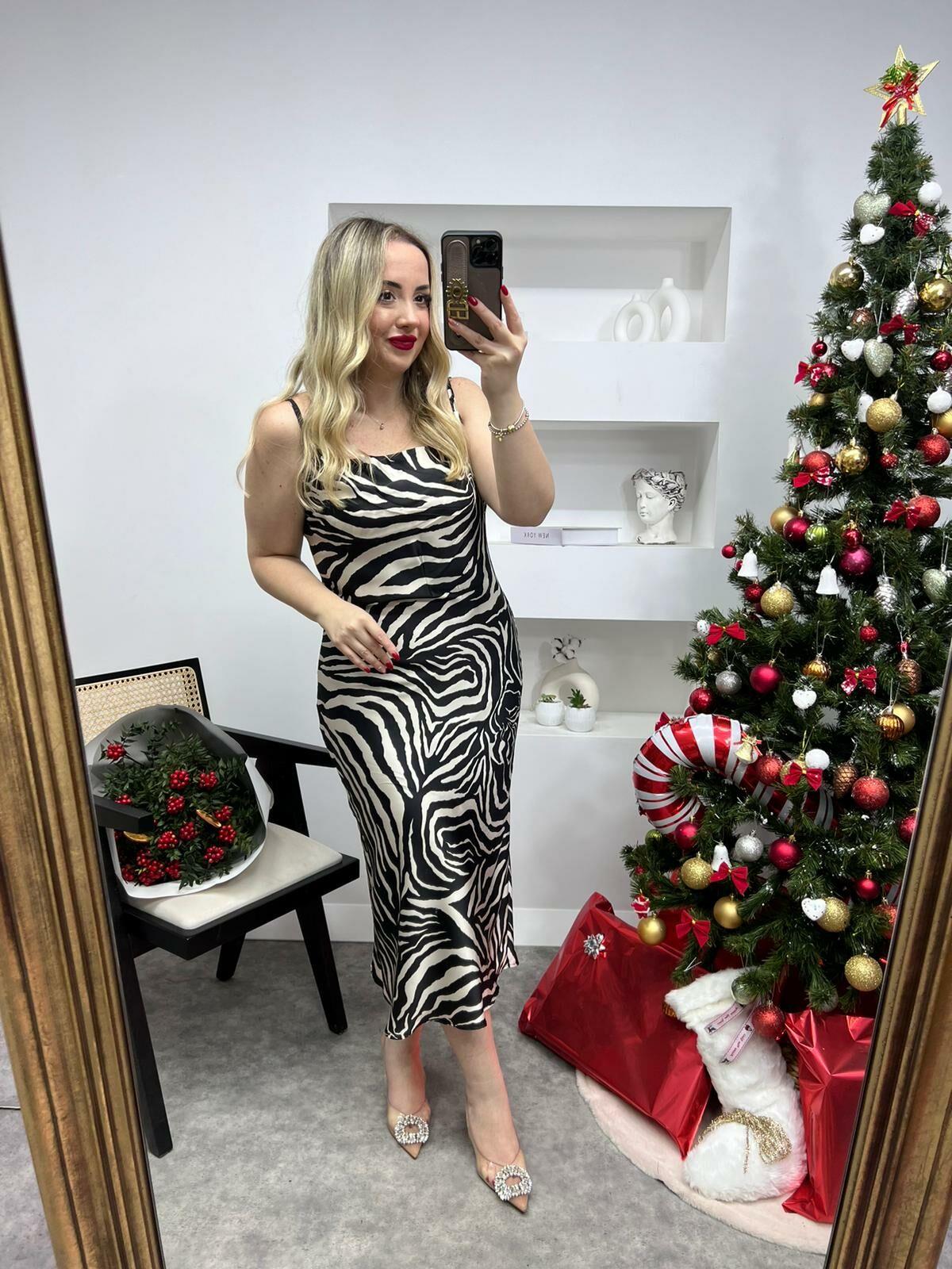 ASKILI DEGAJE YAKA SATEN ELBİSE ZEBRA