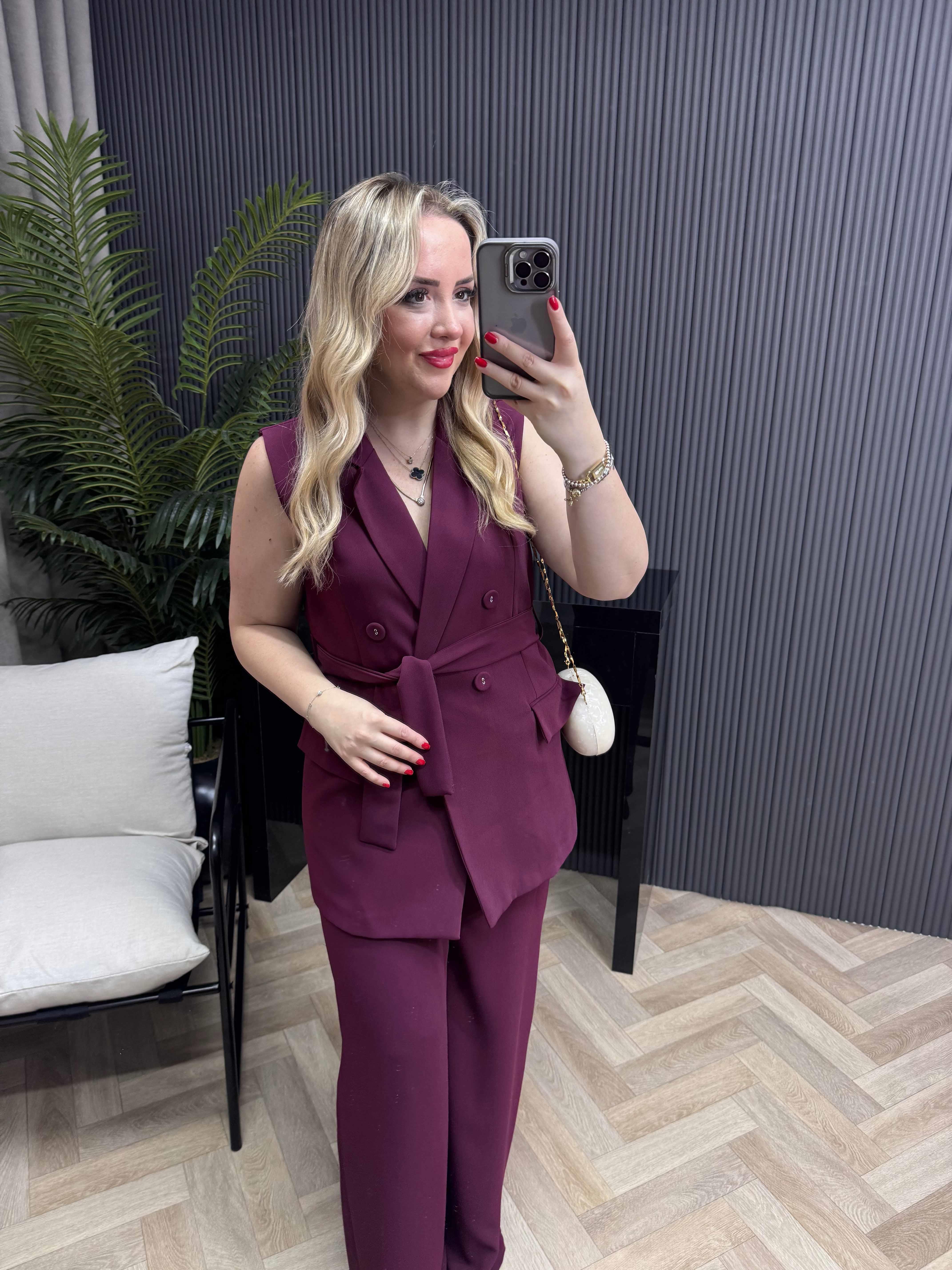 Belden Kuşaklı Yelekli Takım Bordo