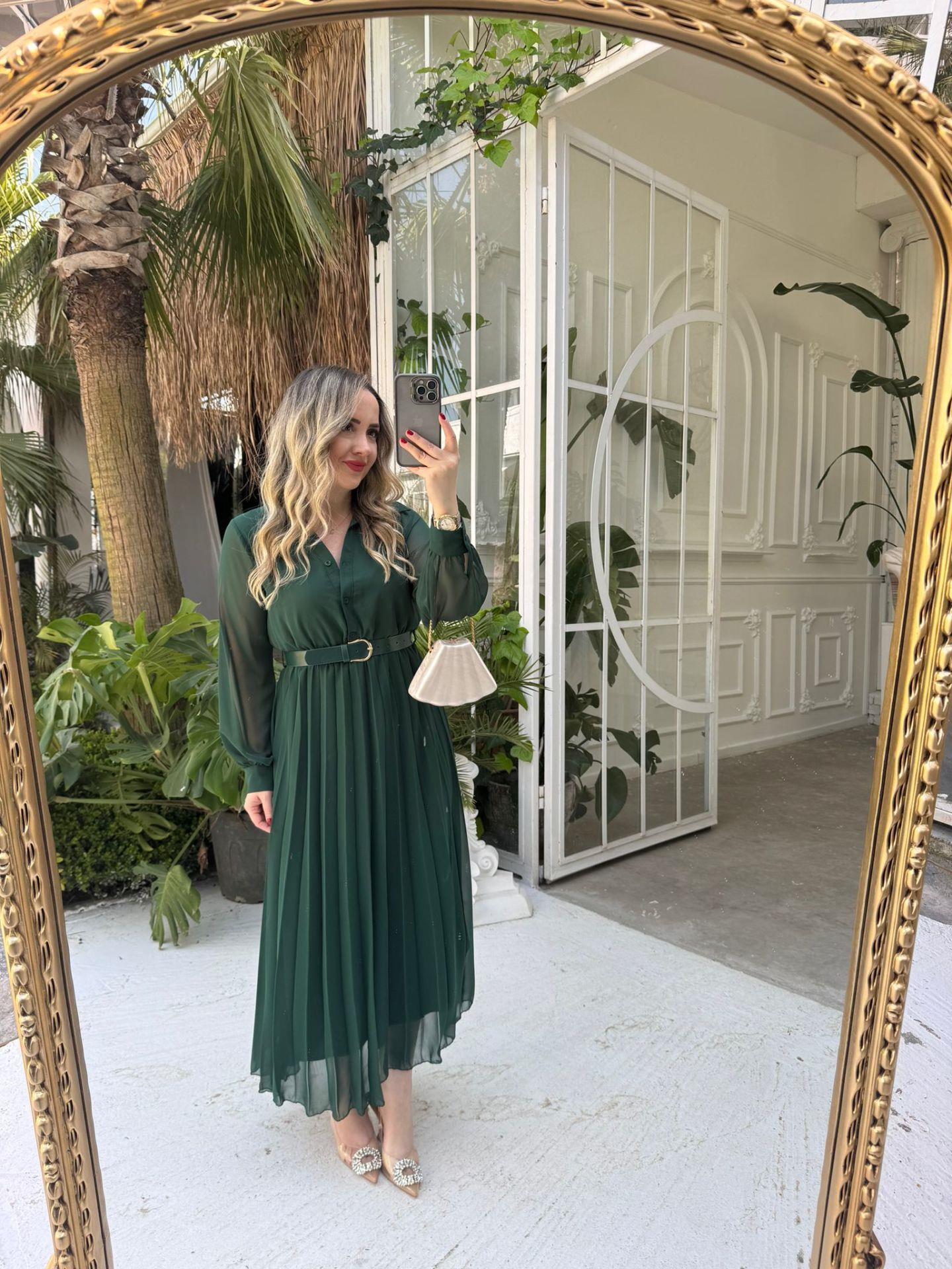 CARMEN PİLİSELİ KEMERLİ ŞİFON ELBİSE ZÜMRÜT