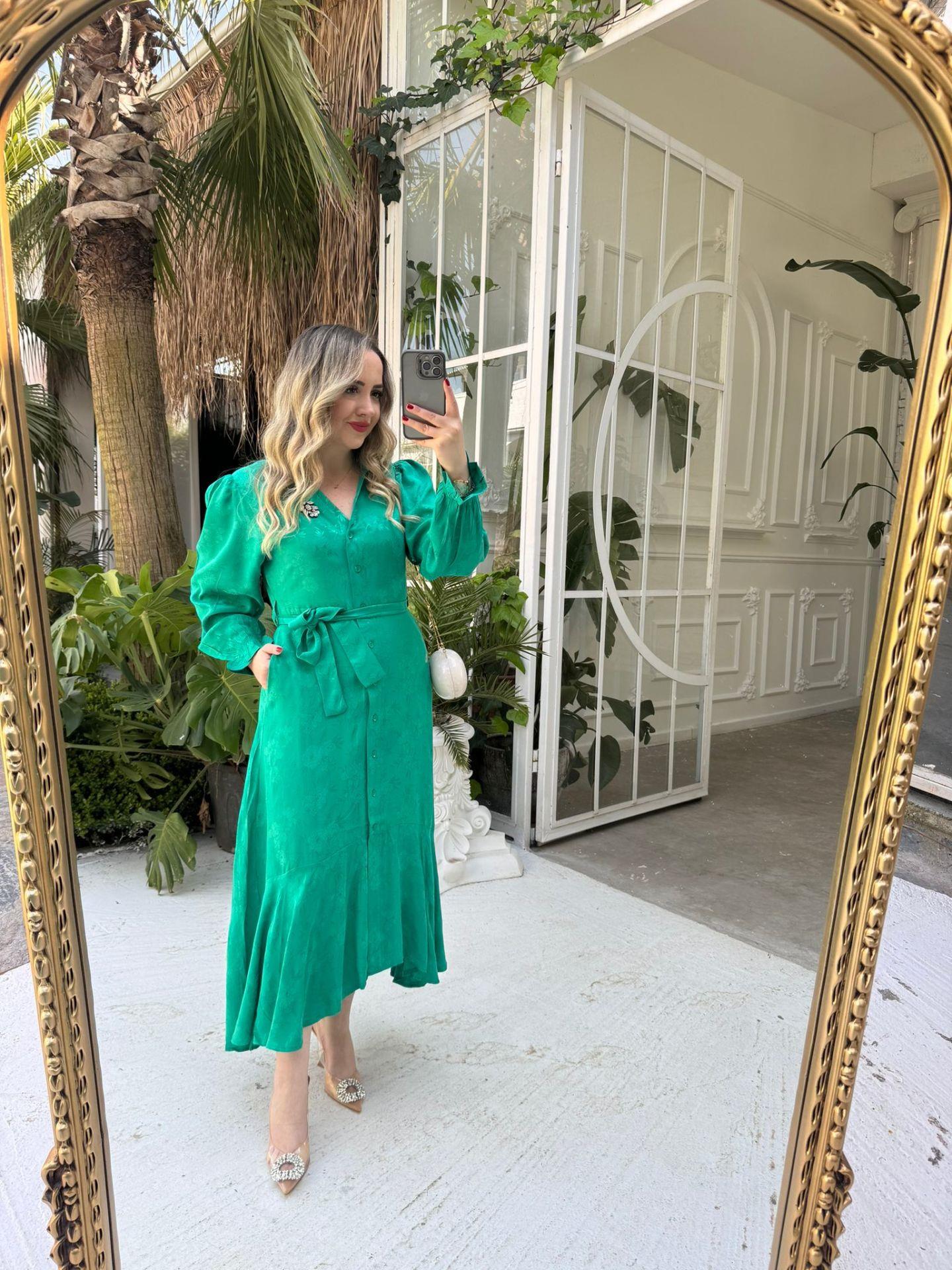 DİVA TAŞ BROŞLU SATEN ELBİSE YEŞİL