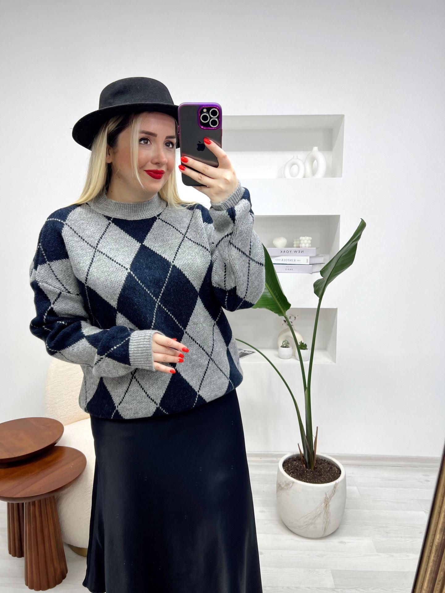 LACİVERT BAKLAVA DESEN KAZAK