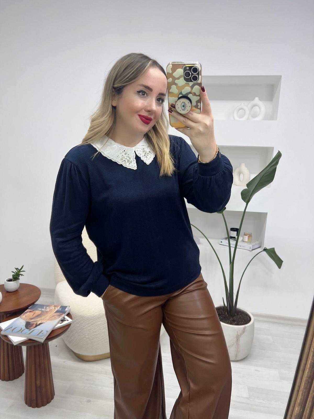 TAŞLI BEBE YAKA YUMOŞ SWEAT