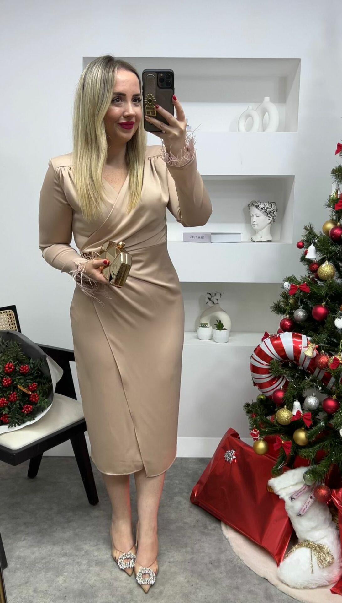 TÜTÜ DETAYLI KRUVAZE SATEN ELBİSE TAŞ