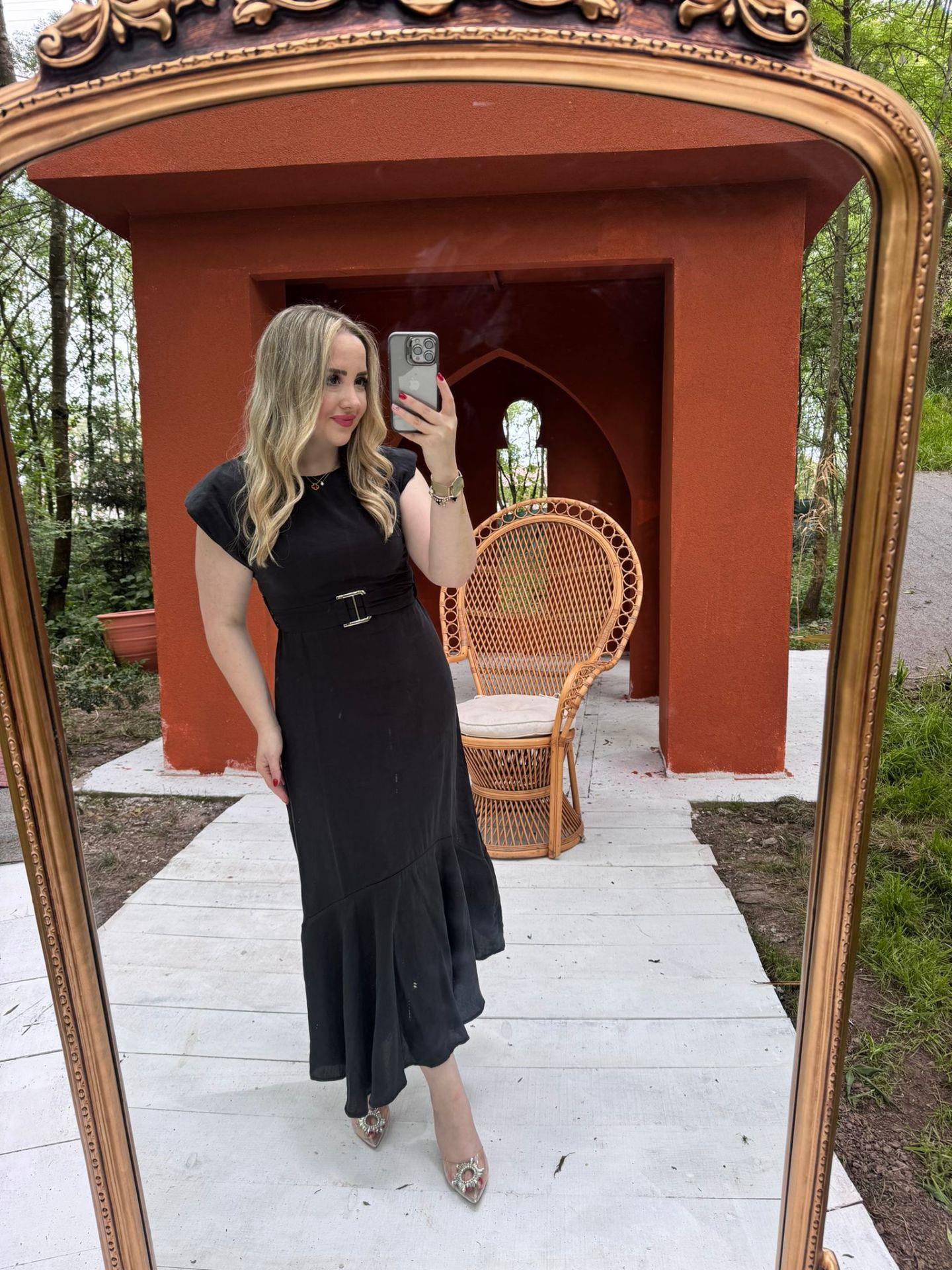 VATKALI MODAL KUMAŞ KEMERLİ SİYAH ELBİSE