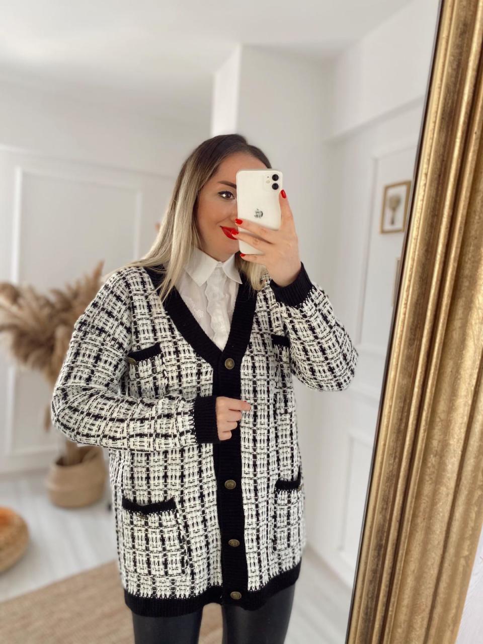 ZARA MODEL DÜĞMELİ CEPLİ BEYAZ HİRKA