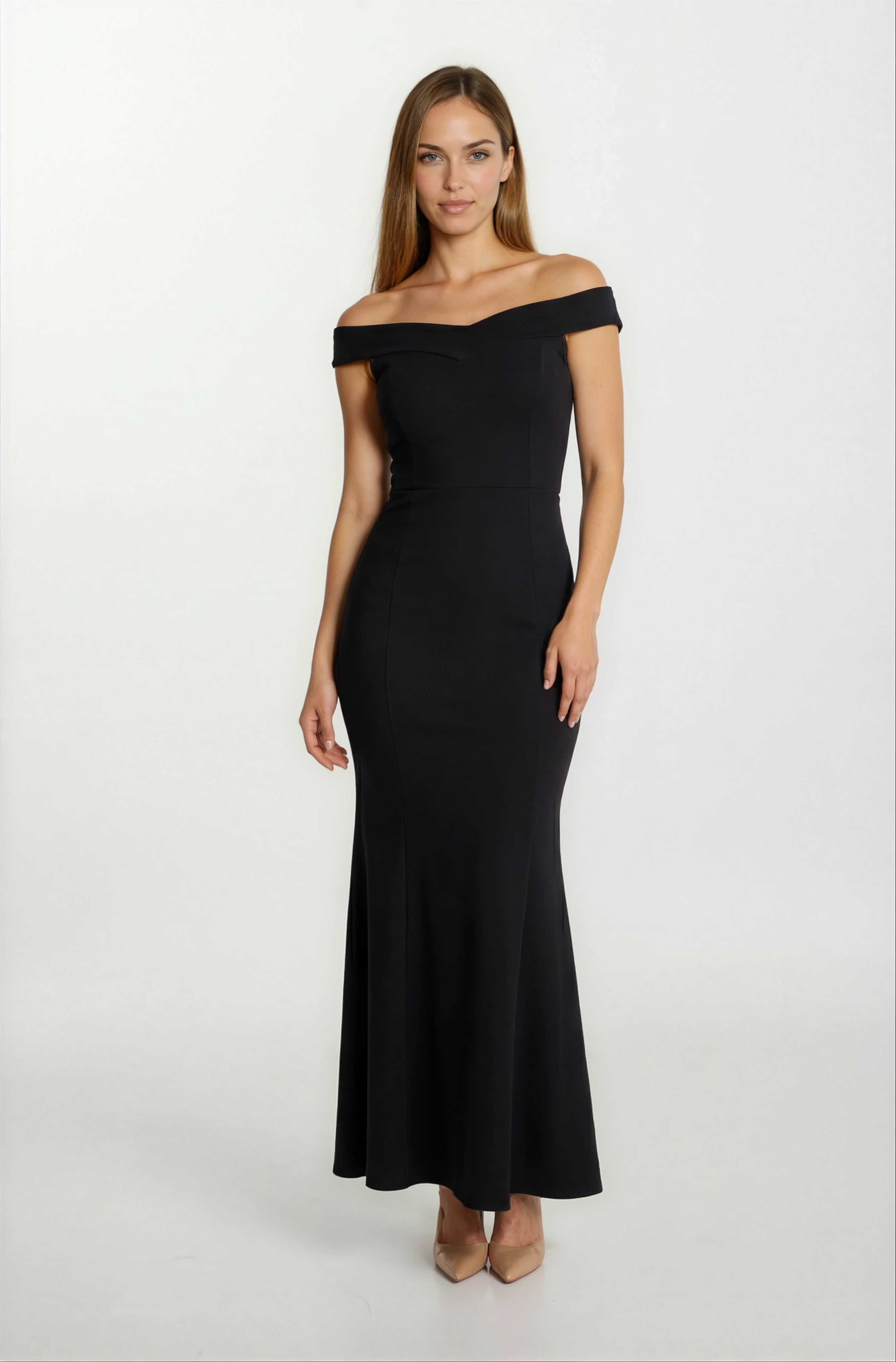 Agrio Eteği Yırtmaçlı Uzun Abiye Elbise SİYAH