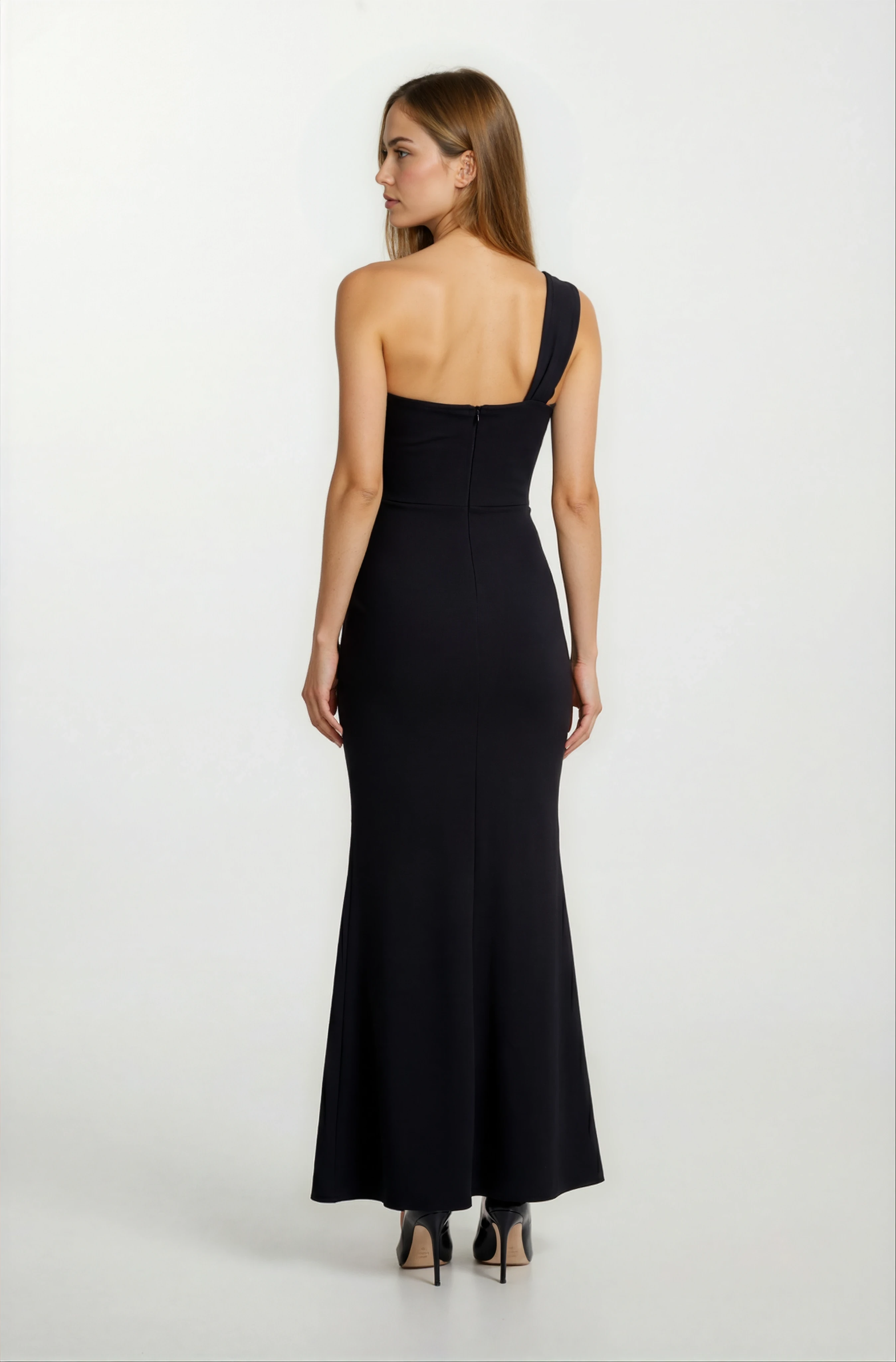 Ampilioi Tek Omuz Askılı Halka Detaylı Uzun Abiye Elbise SİYAH