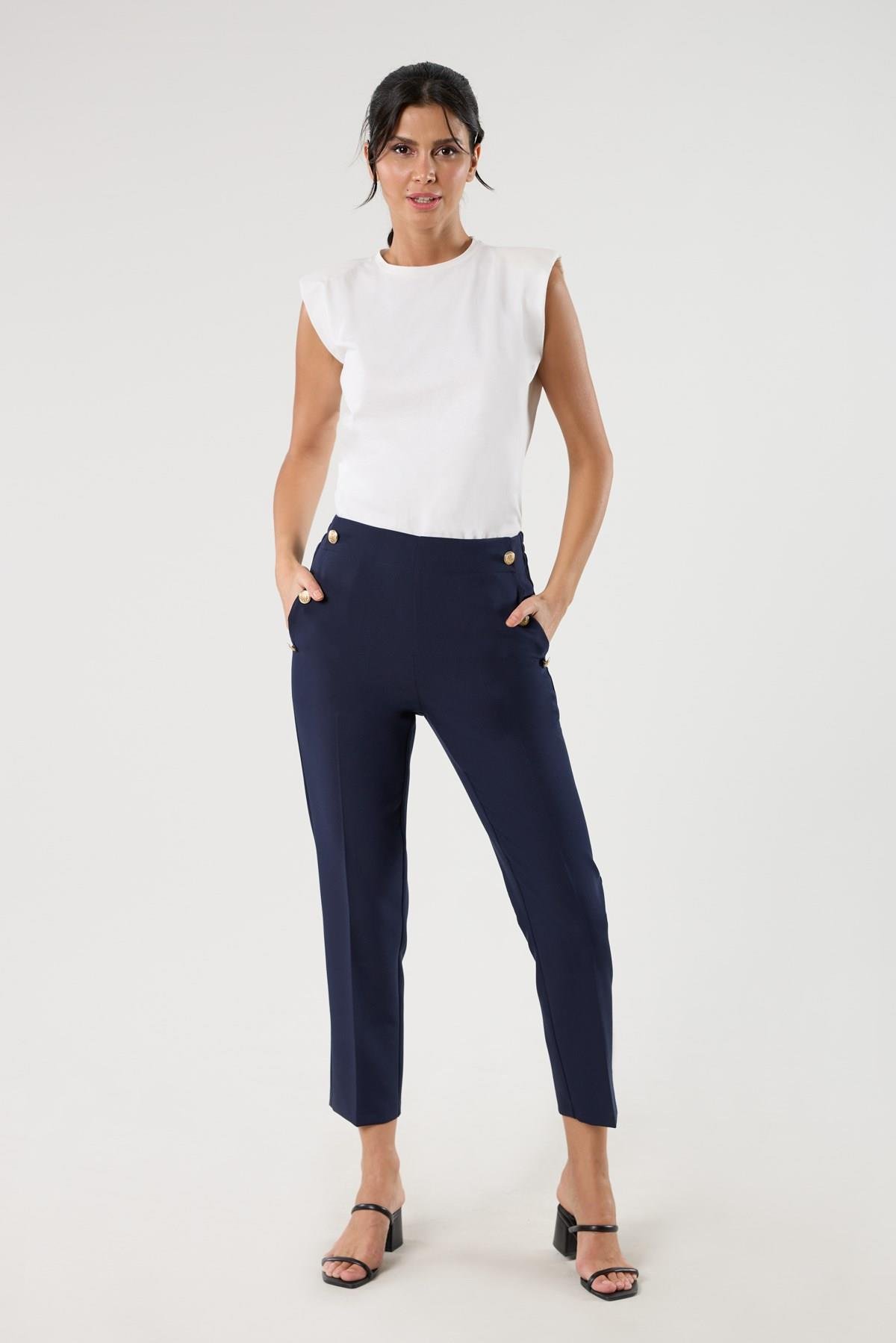 Caprioglio Vatkalı Kolsuz Basic BEJ