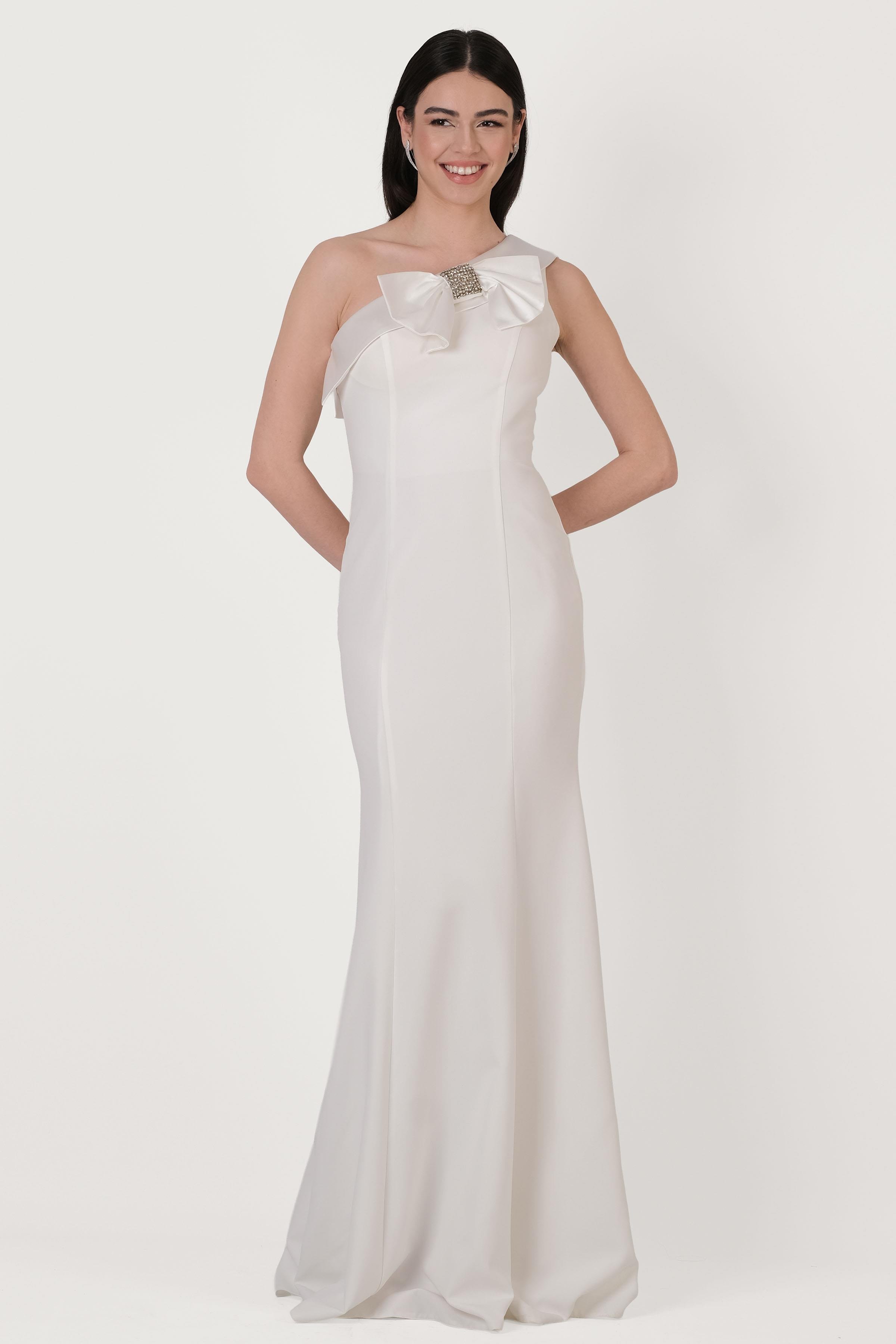 Cruciano Fiyonklu Straplez Yaka Uzun Abiye Elbise EKRU