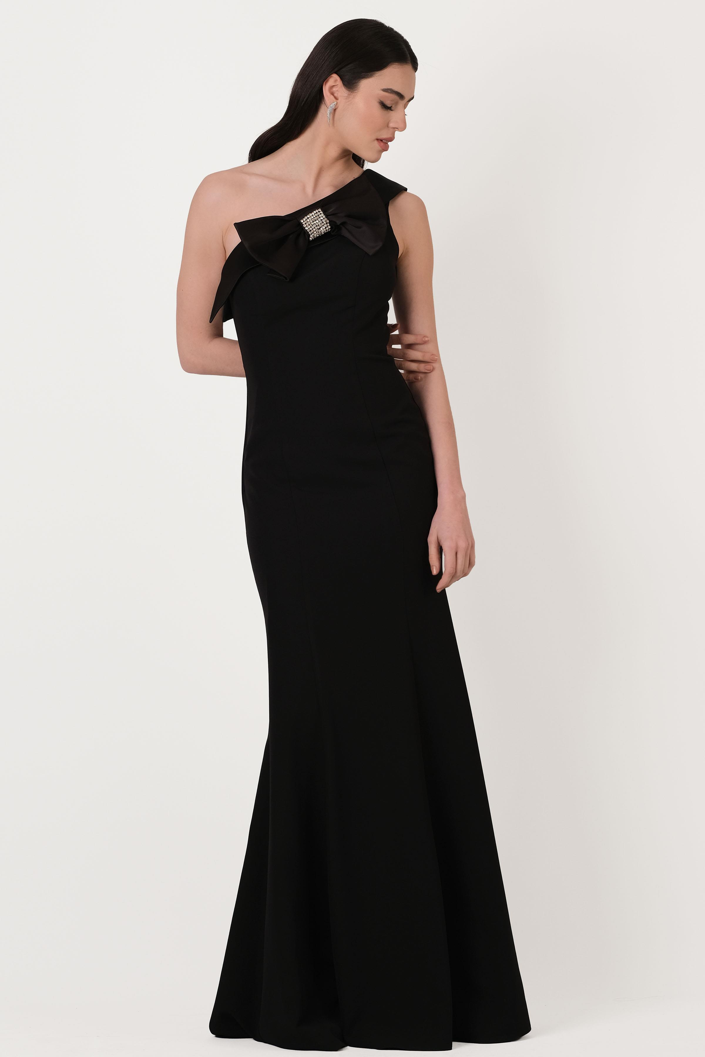 Cruciano Fiyonklu Straplez Yaka Uzun Abiye Elbise SİYAH