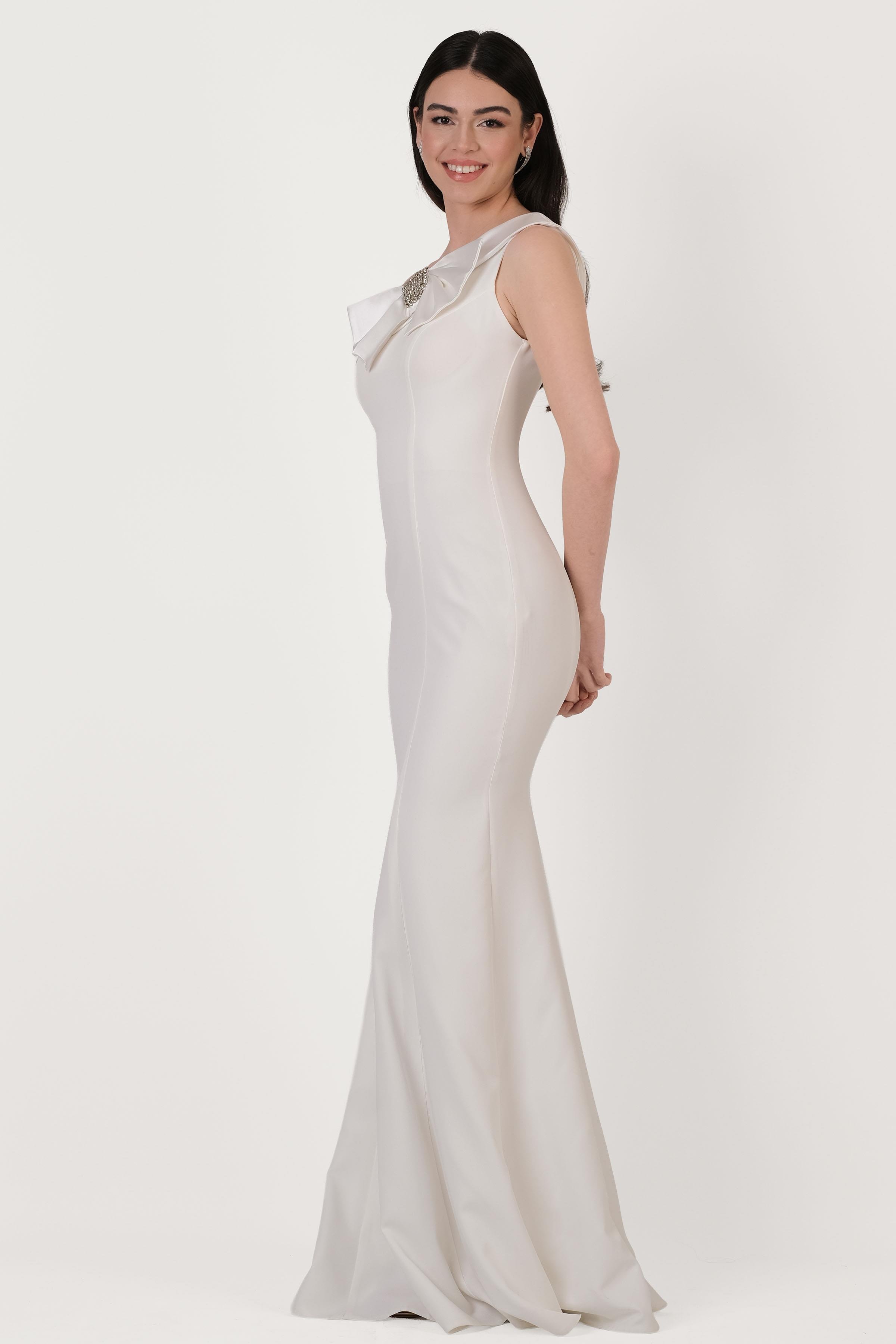 Cruciano Fiyonklu Straplez Yaka Uzun Abiye Elbise EKRU