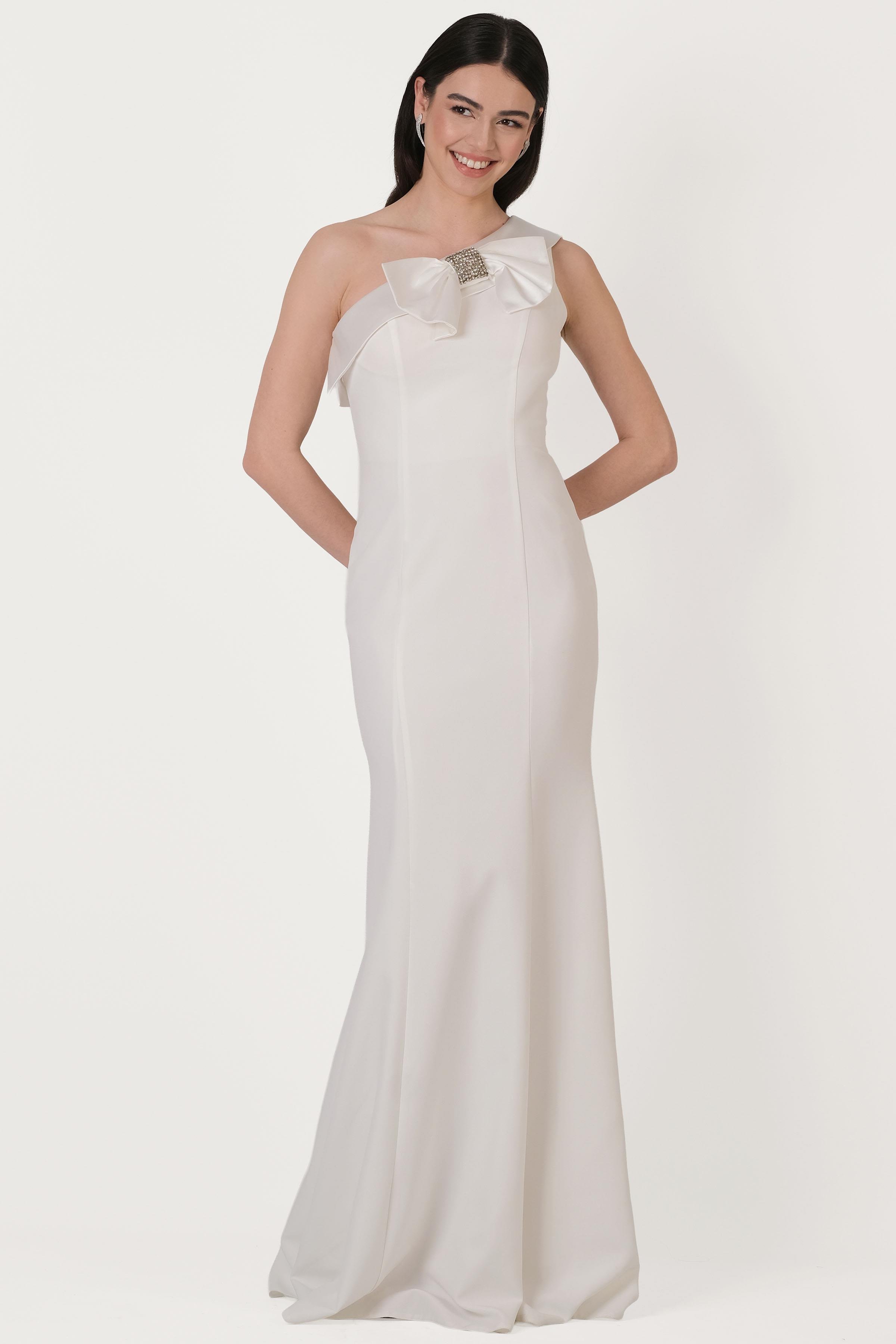 Cruciano Fiyonklu Straplez Yaka Uzun Abiye Elbise EKRU