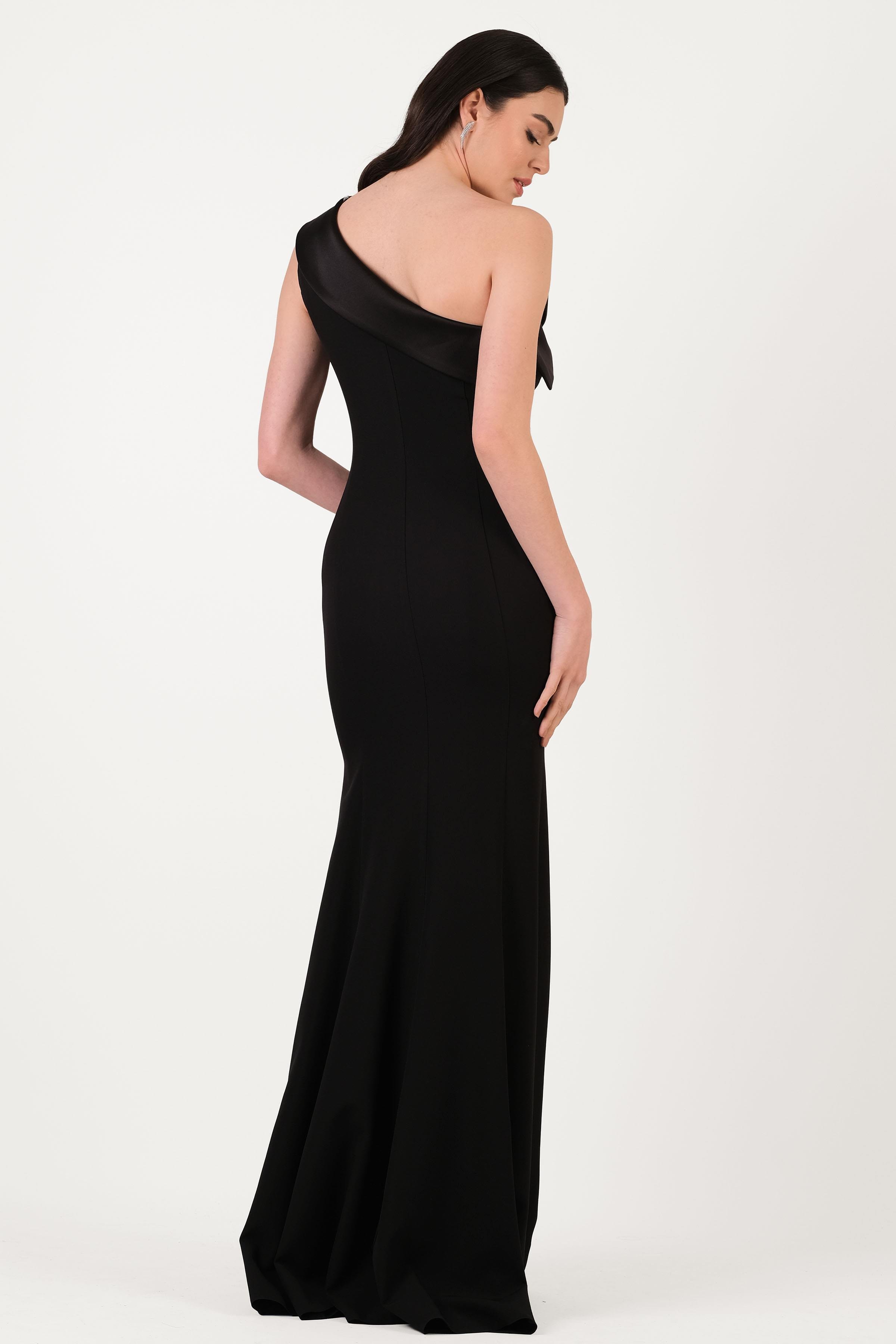 Cruciano Fiyonklu Straplez Yaka Uzun Abiye Elbise SİYAH