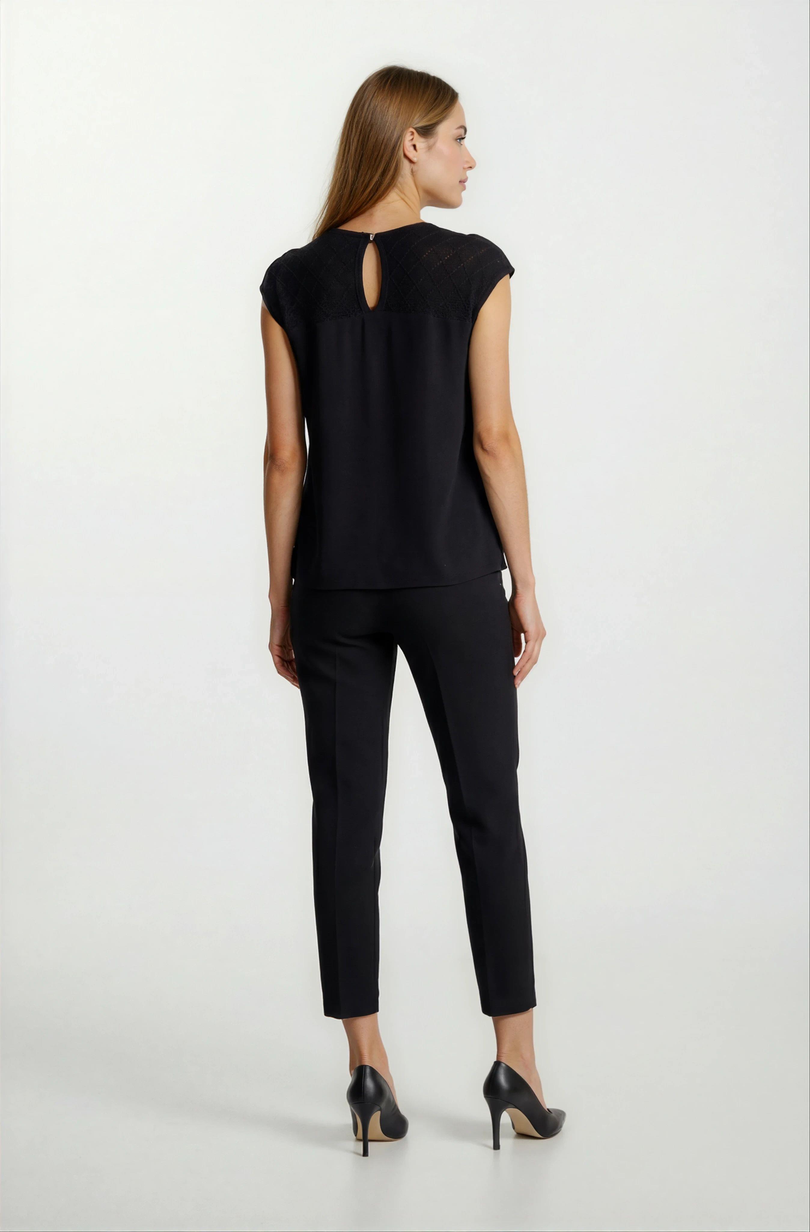 Diodora Yuvarlak Yaka Kolsuz Triko SİYAH