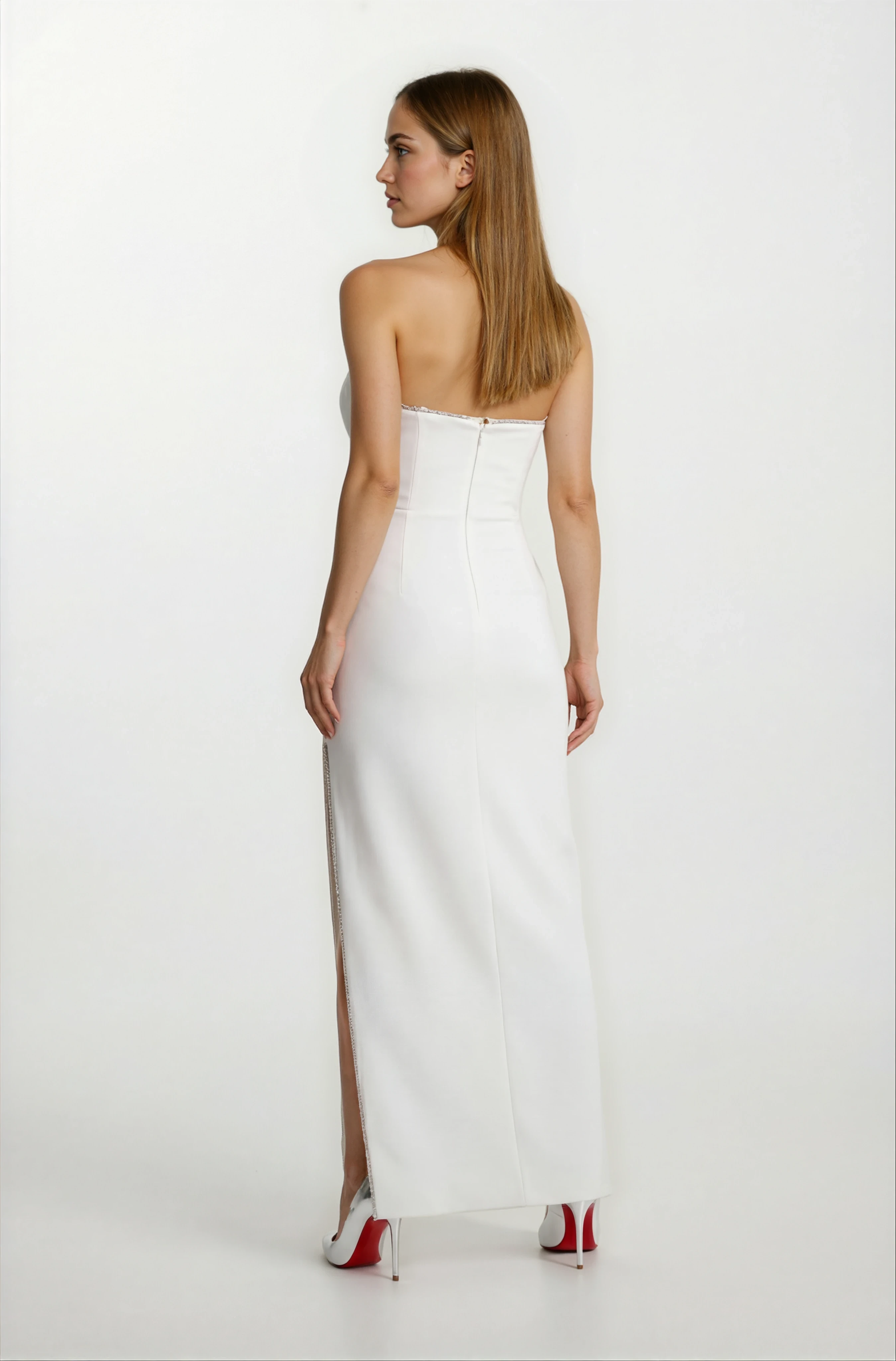 Dunts Straplez Yaka Yırtmaçlı Şerit Taş Detaylı Uzun Abiye Elbise EKRU