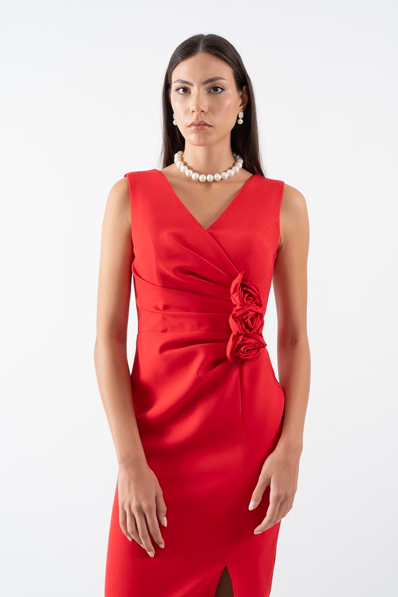 Fairlie Önü Arkası V Yakalı Beli Drapeli Gül Detaylı Yırtmaçlı Kısa Abiye Elbise KIRMIZI