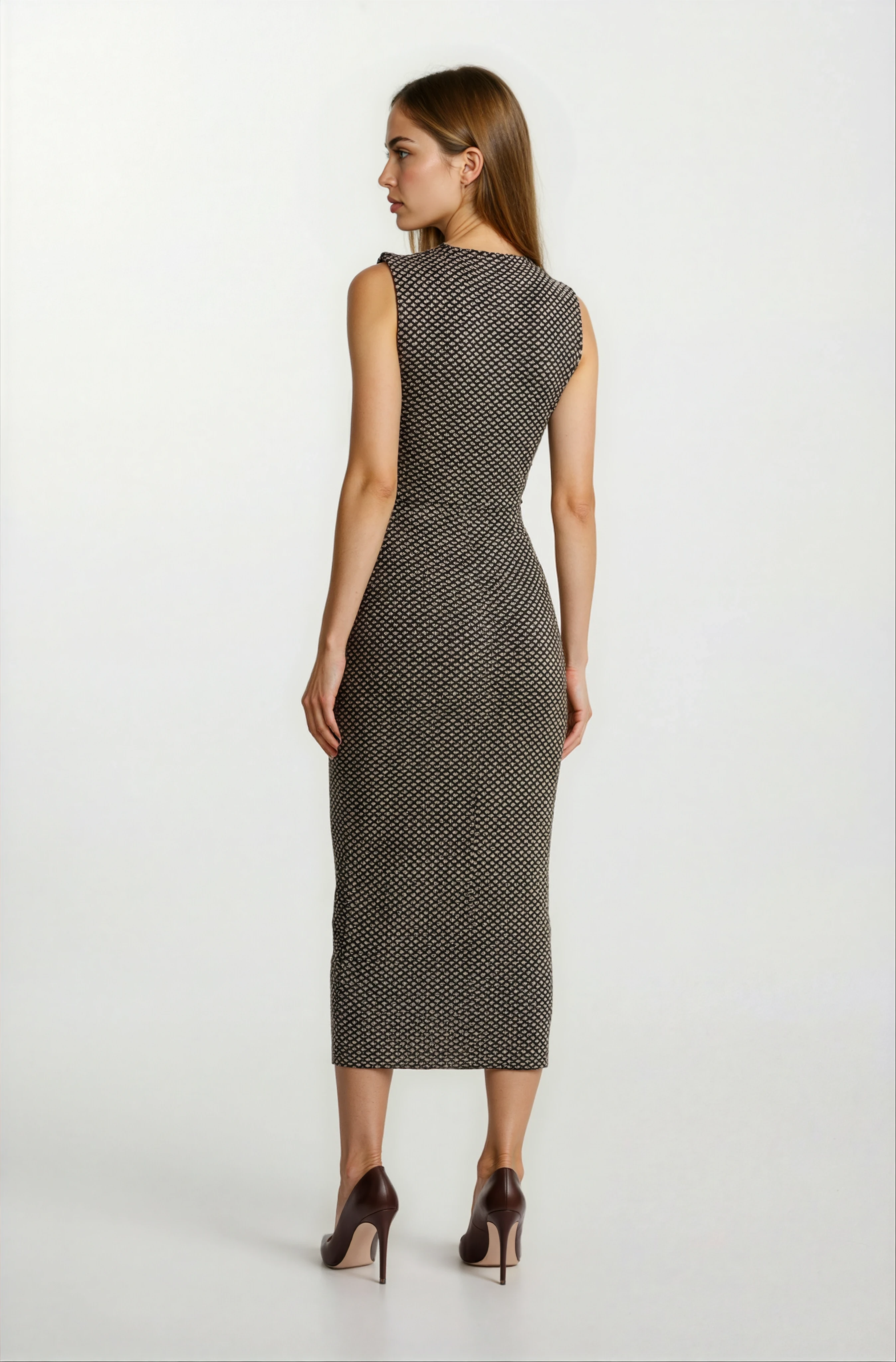 Finsches Omuz Pileli Önü Derin V Taşlı Uzun Abiye Elbise KAHVE