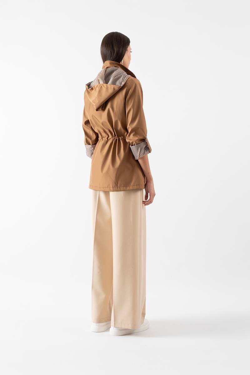 Goudot Kapüşonlu Mevsimlik Parka – Beli Büzgülü, Çıtçıt Detaylı TABA