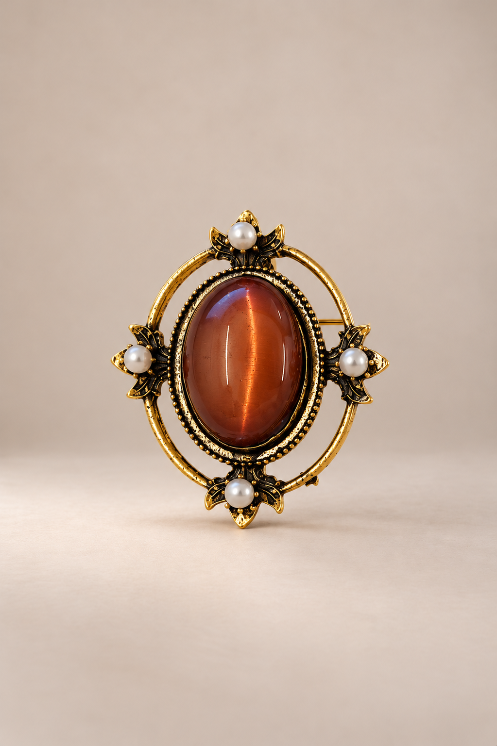 İnci Detaylı Kaboşon Oval Broş 4,5 cm KAHVERENGİ