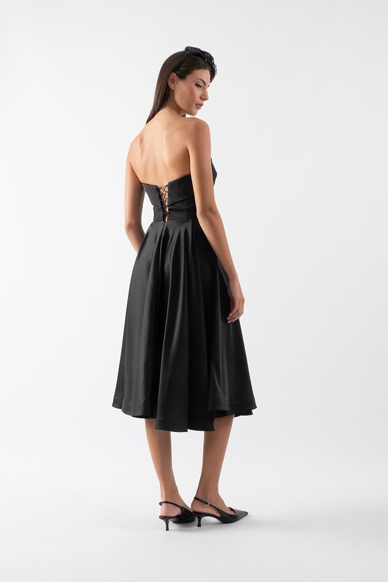 İvette Straplez Sırt Çapraz Bağcıklı Kloş Kısa Abiye Elbise SİYAH