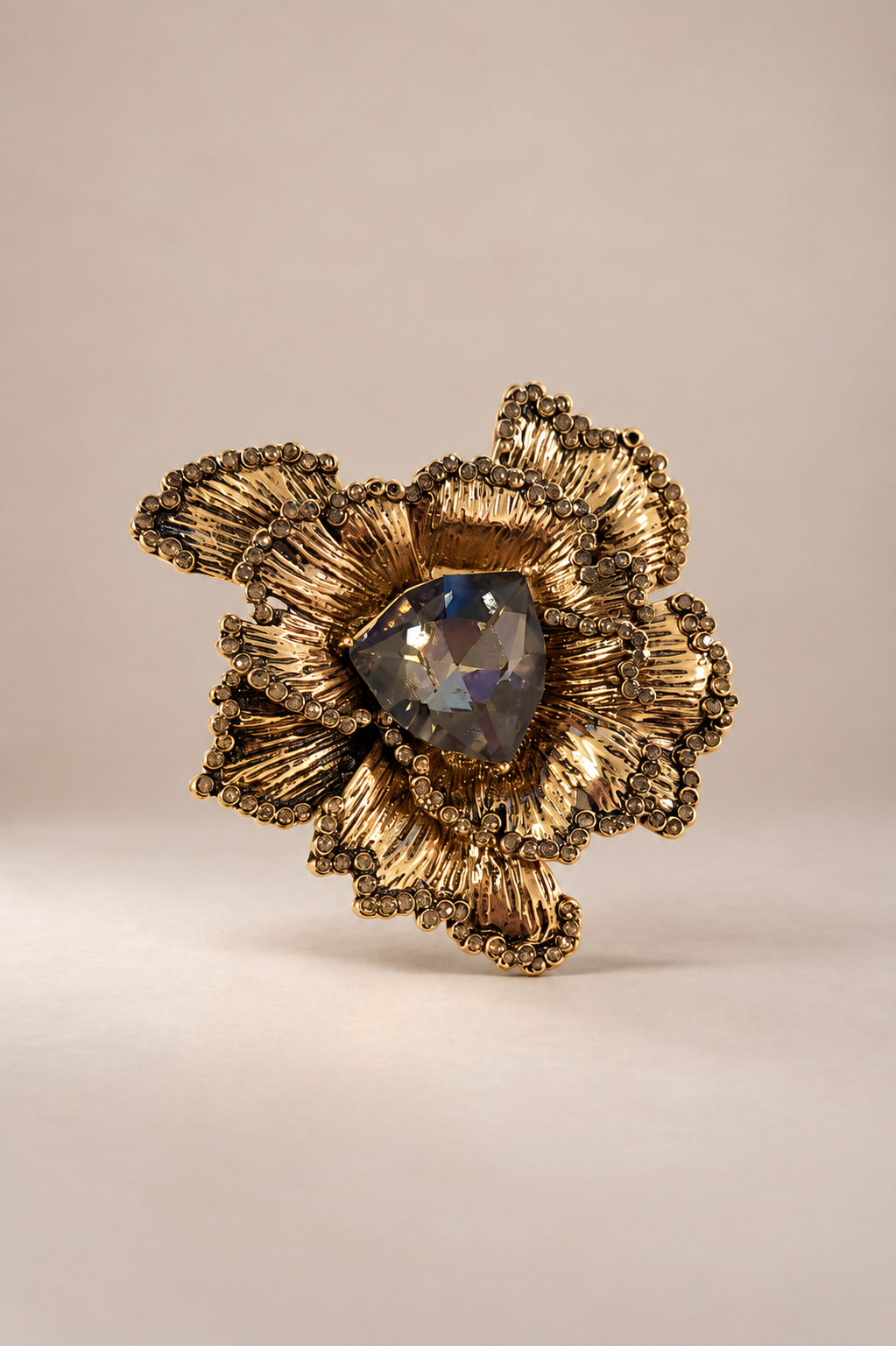 Kristal Taşlı Çiçek Broş 5 cm GRİ