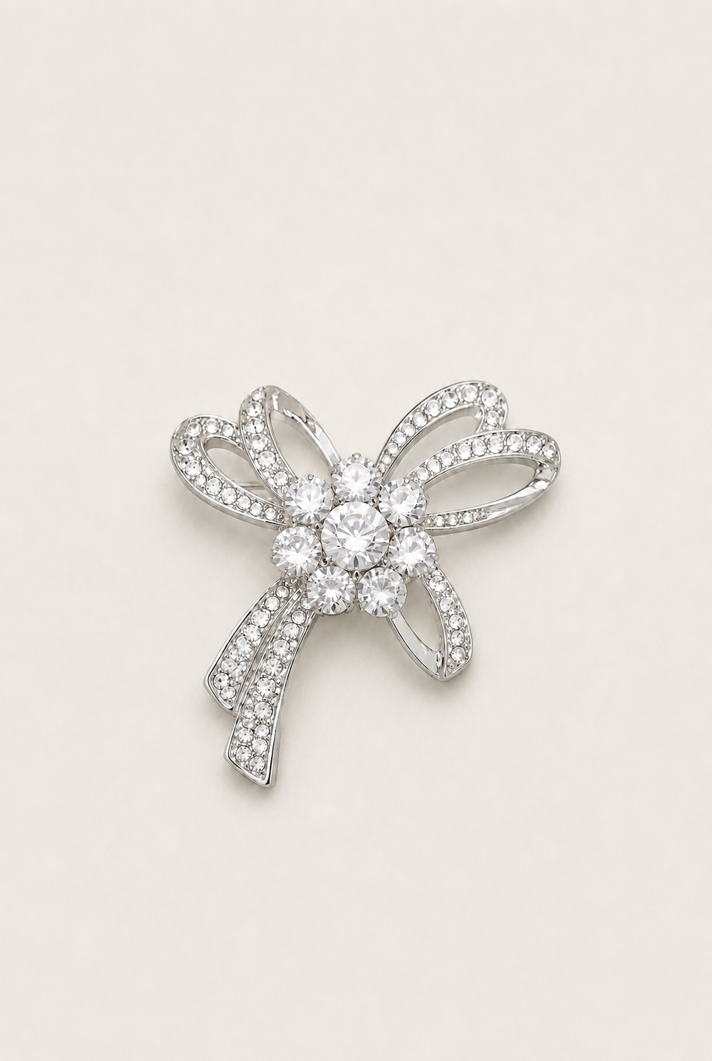 Kristal Taşlı Çiçekli Fiyonk Model Broş 5 cm GÜMÜŞ