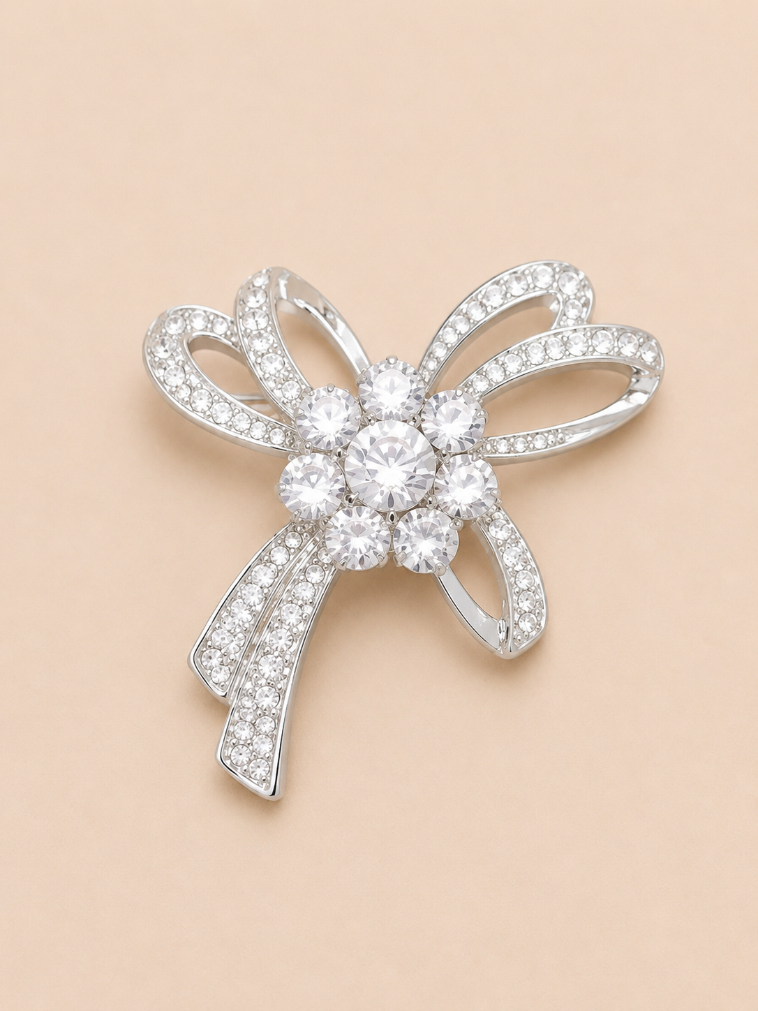 Kristal Taşlı Çiçekli Fiyonk Model Broş 5 cm GÜMÜŞ