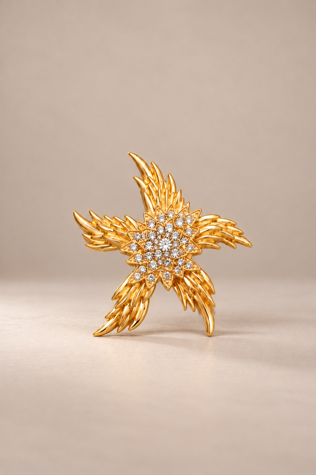 Kristal Taşlı Yıldız Model Broş 5 cm ALTIN