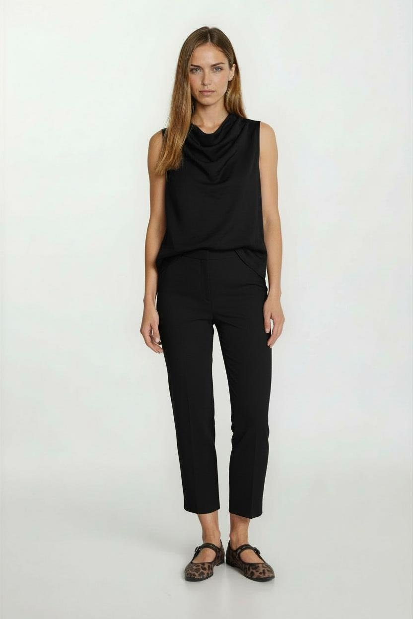 Licio Omuzlar Pileli Degaje Yaka Bluz SİYAH