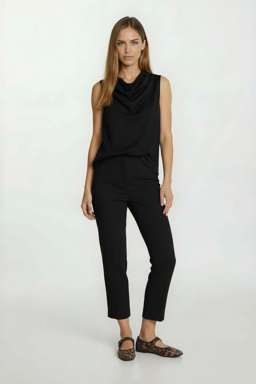 Licio Omuzlar Pileli Degaje Yaka Bluz SİYAH