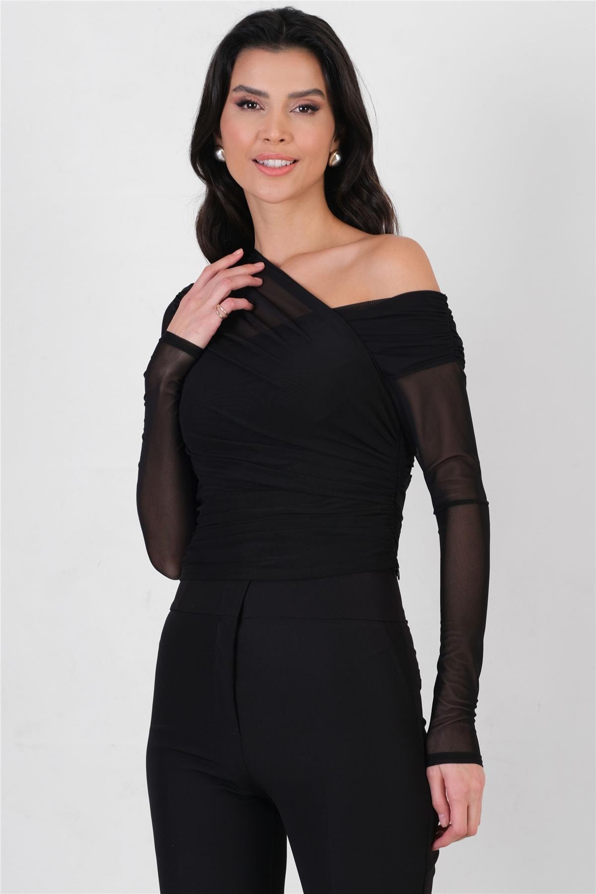 Ordes Kruvaze Omuz Büzgülü Bluz SİYAH