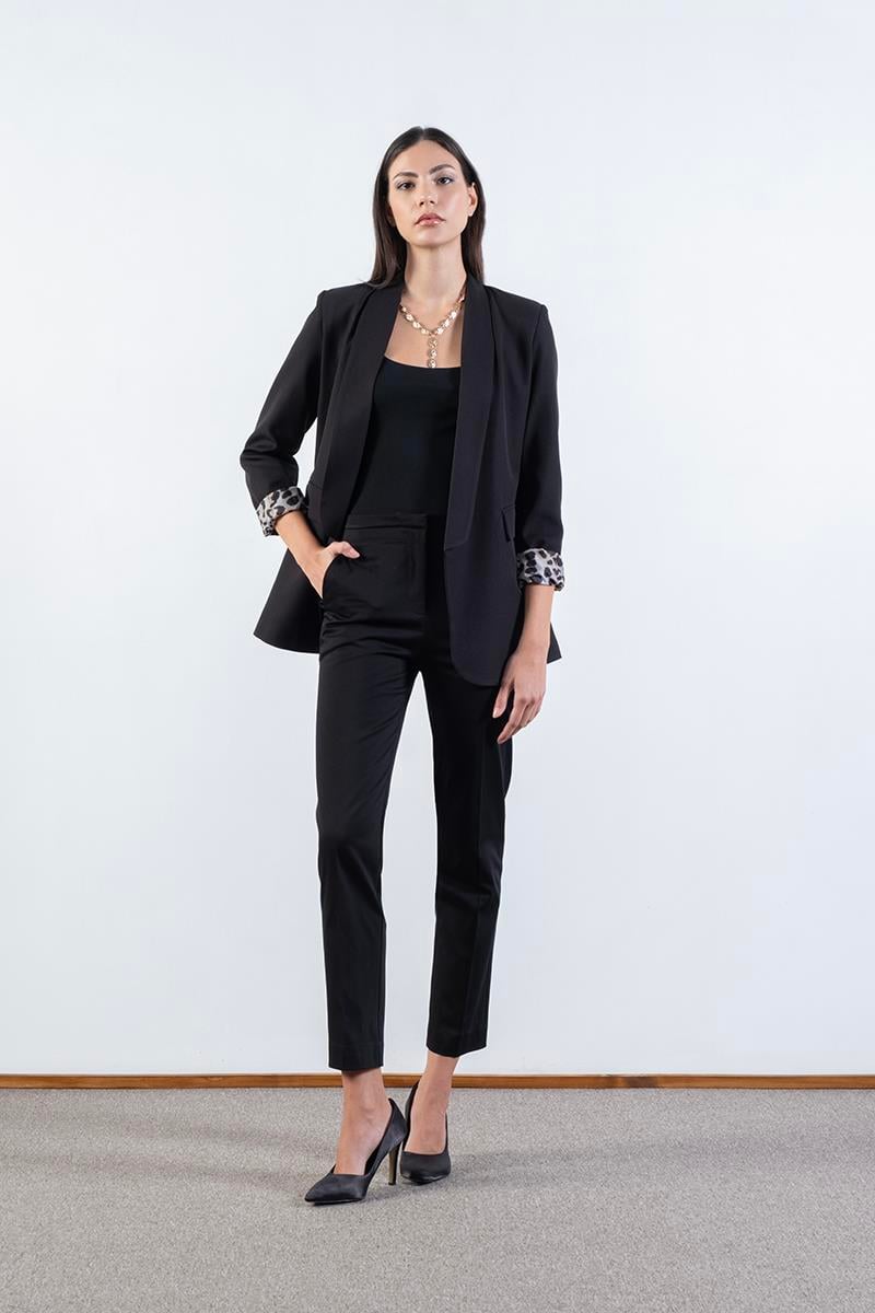 Orsilda Şal Yakada Gül Detaylı Ceket SİYAH