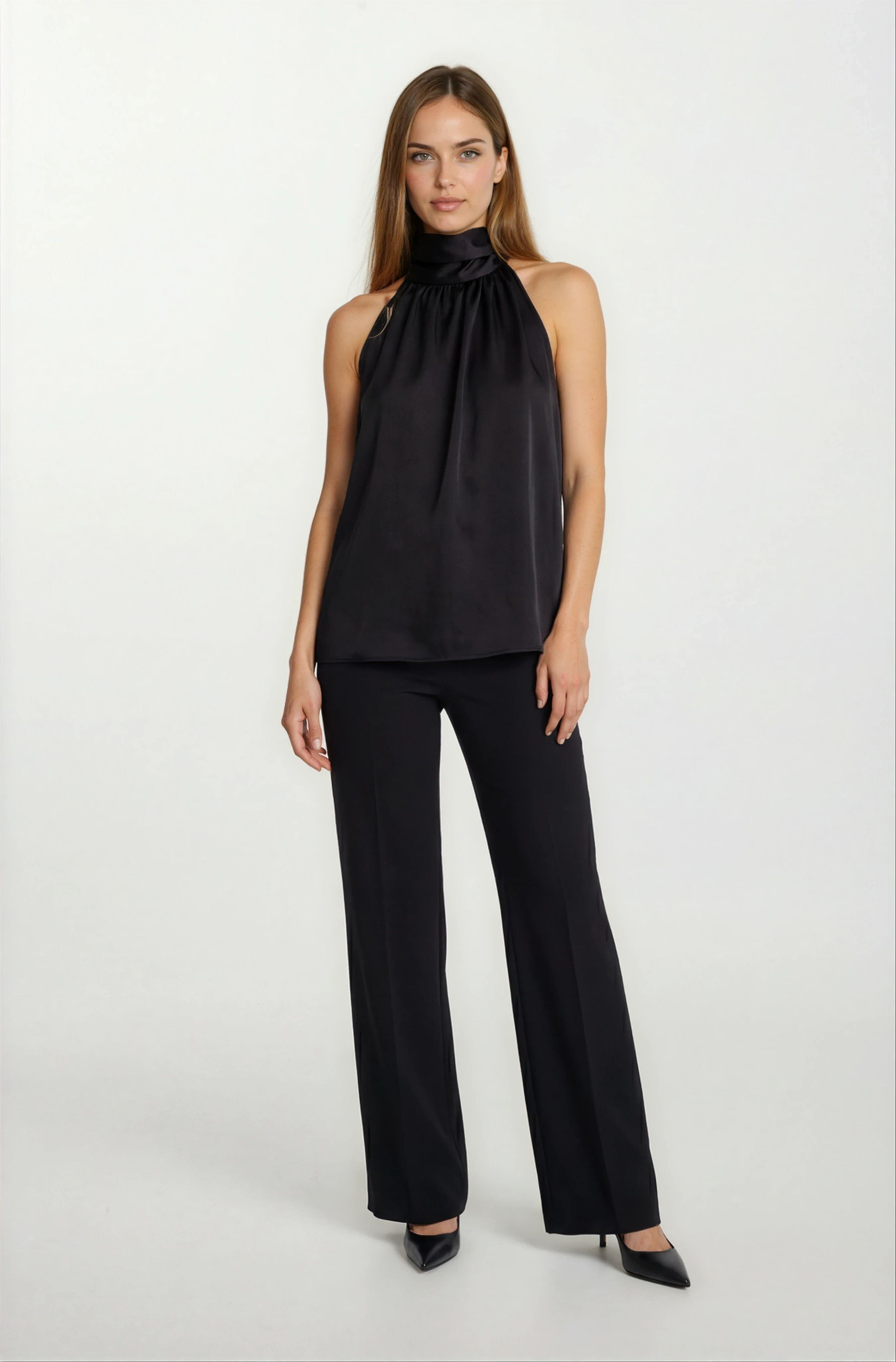 Osmelia Dik Yaka Kolsuz Bluz SİYAH