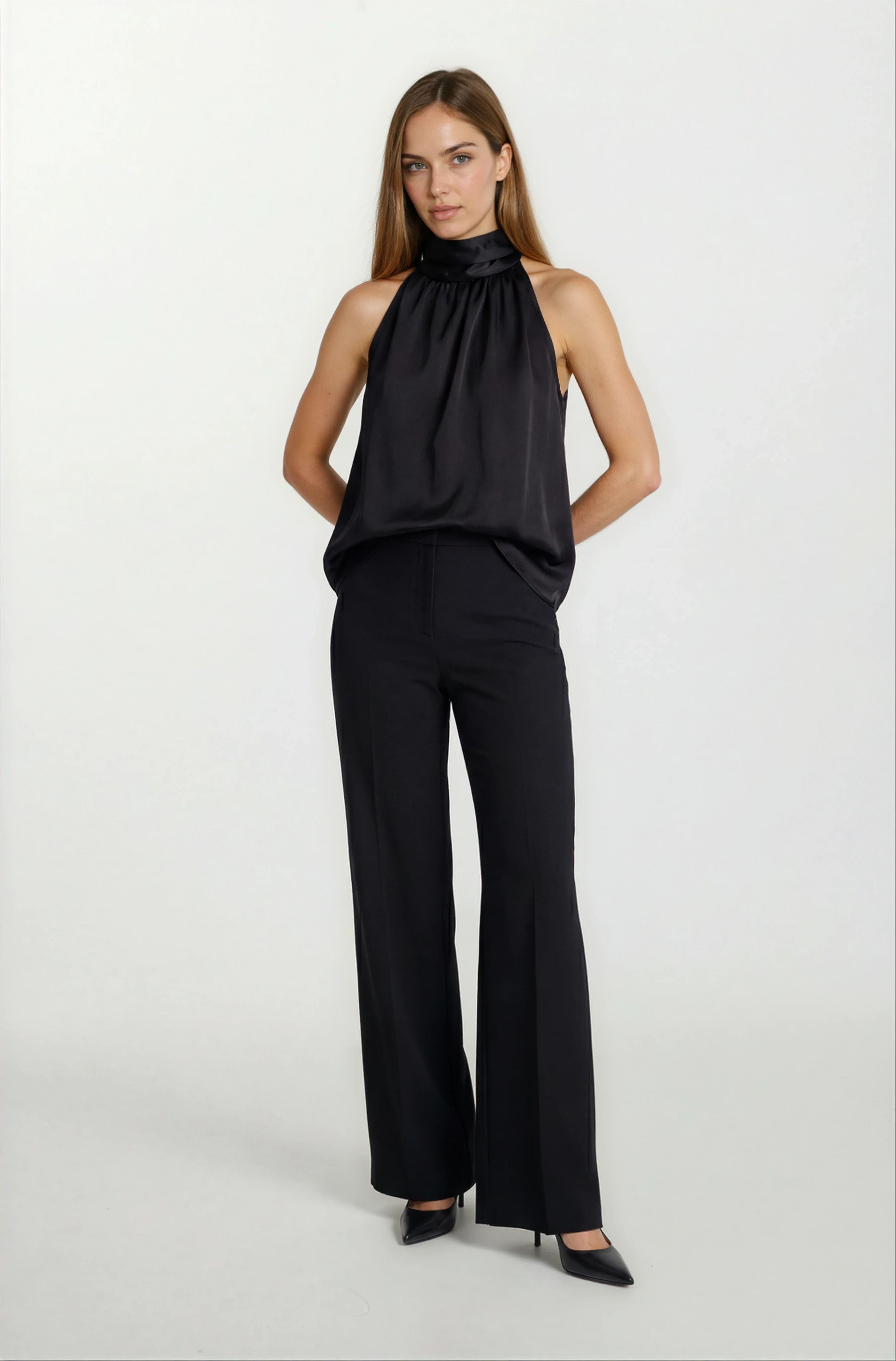 Osmelia Dik Yaka Kolsuz Bluz SİYAH