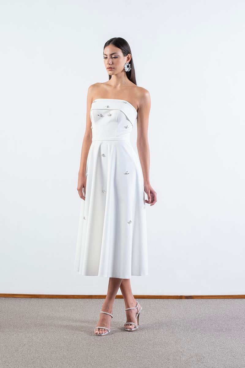 Peltz Straplez Yaka Kloş Taş İşleme Detaylı Kısa Abiye Elbise EKRU