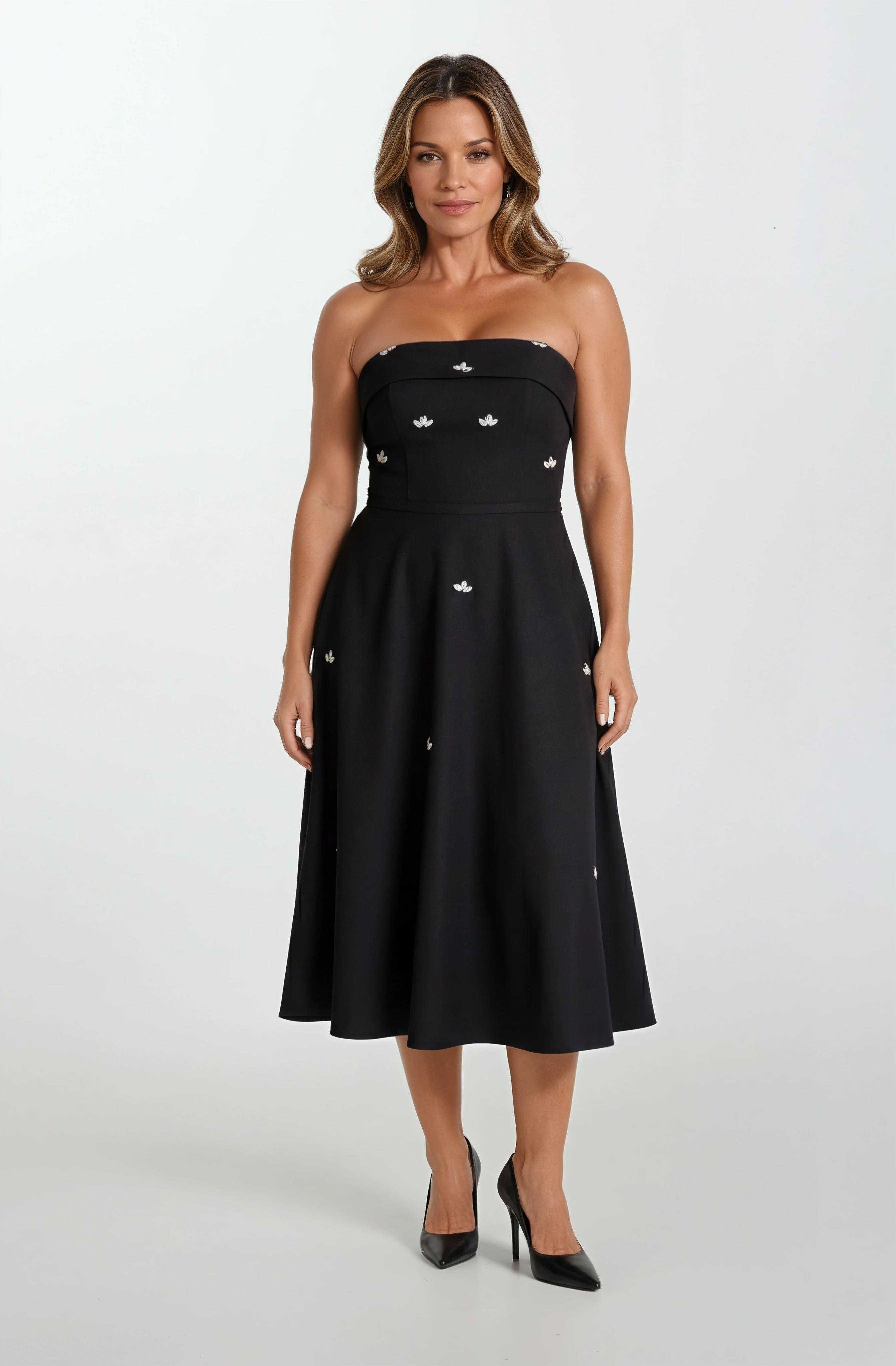 Peltz Straplez Yaka Kloş Taş İşleme Detaylı Kısa Abiye Elbise SİYAH