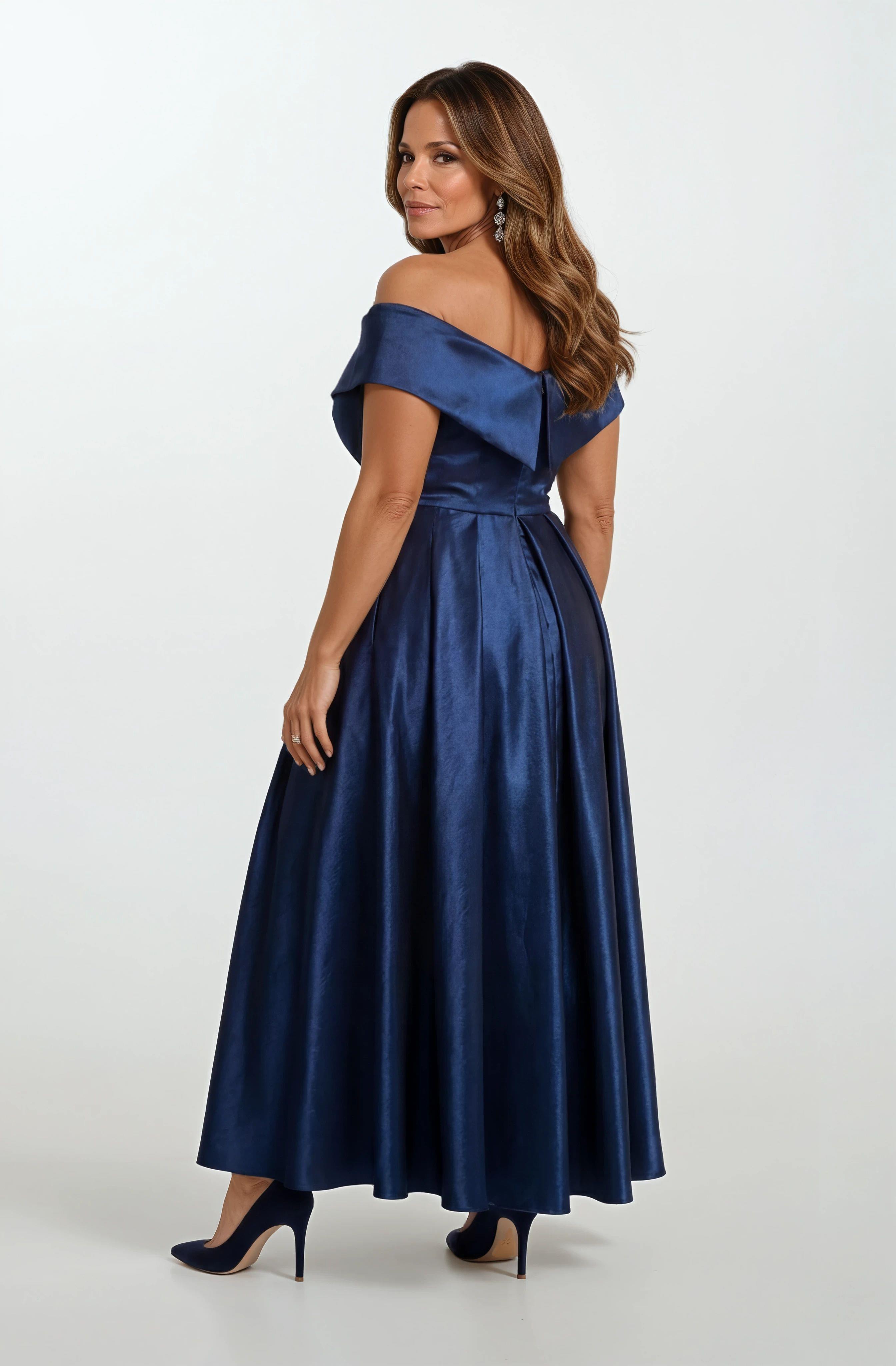 Rinetto Madonna Yaka Kloş Uzun Abiye Elbise LACİVERT